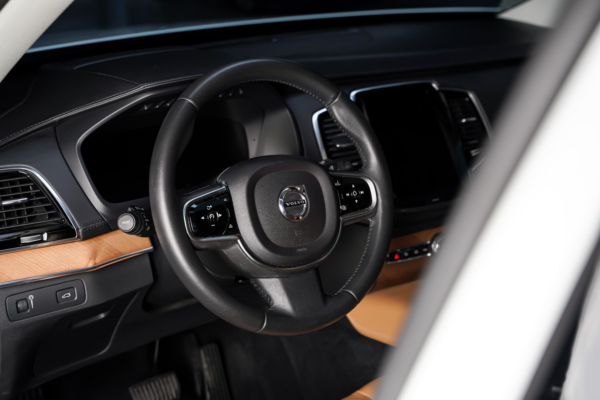 VOLVO XC90 D5 AWD Inscription Geartronic-image-9