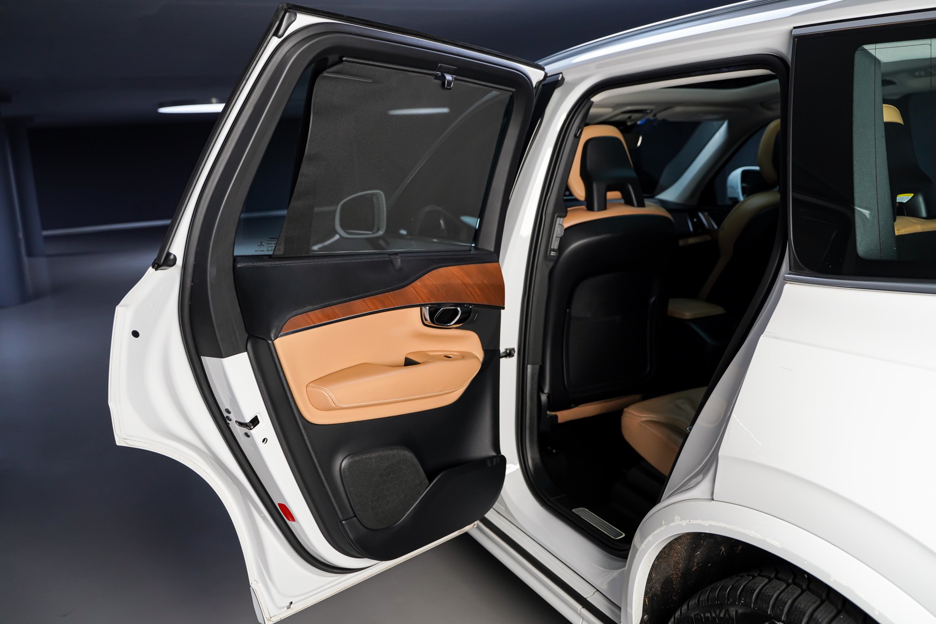 VOLVO XC90 D5 AWD Inscription Geartronic-image-16