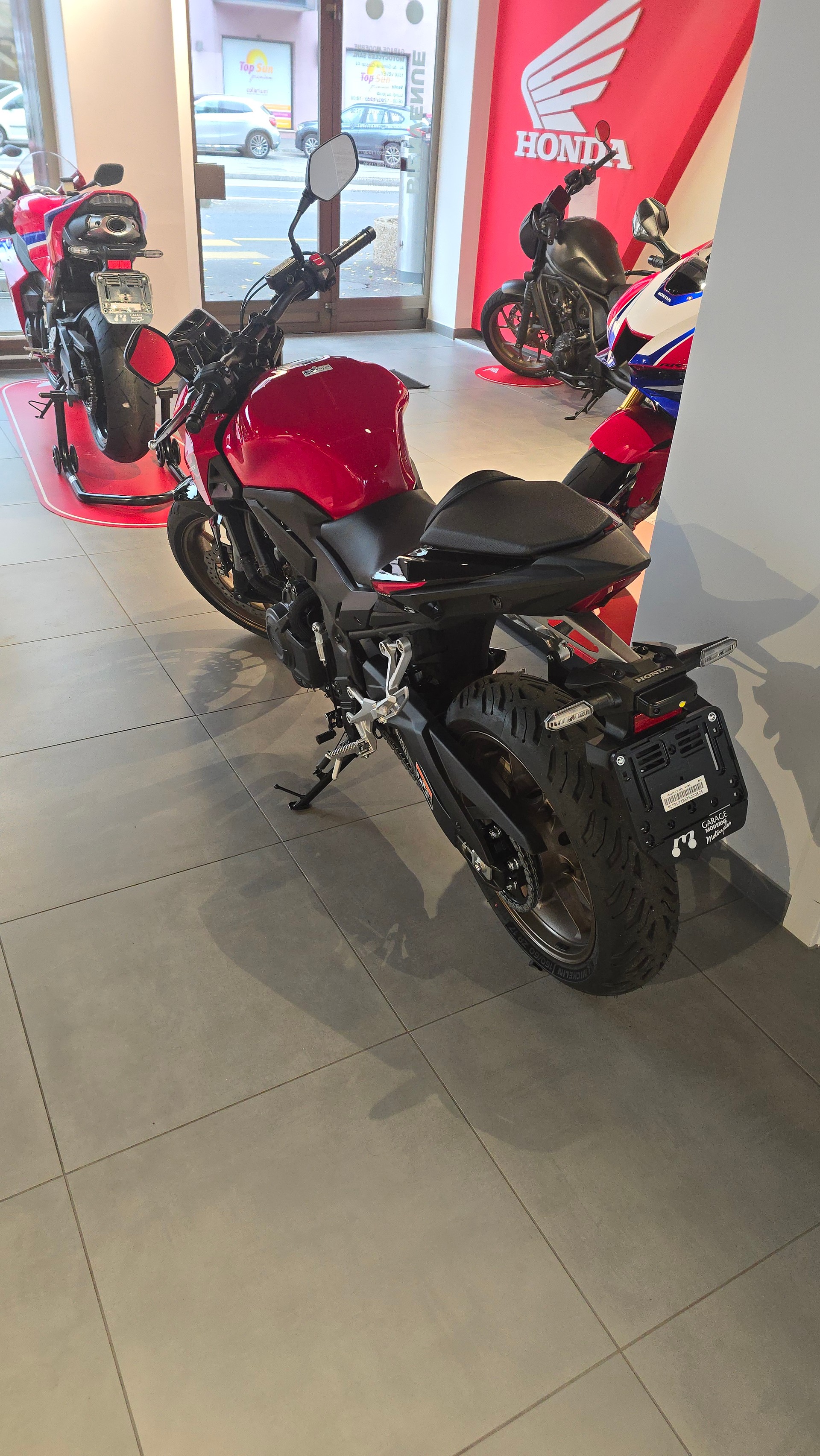 HONDA CB 500 Hornet E-Clutch-image-3
