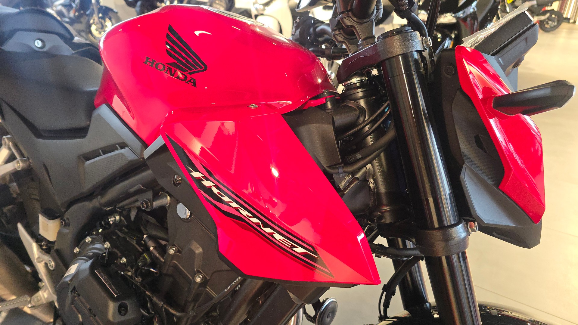 HONDA CB 500 Hornet E-Clutch-image-9