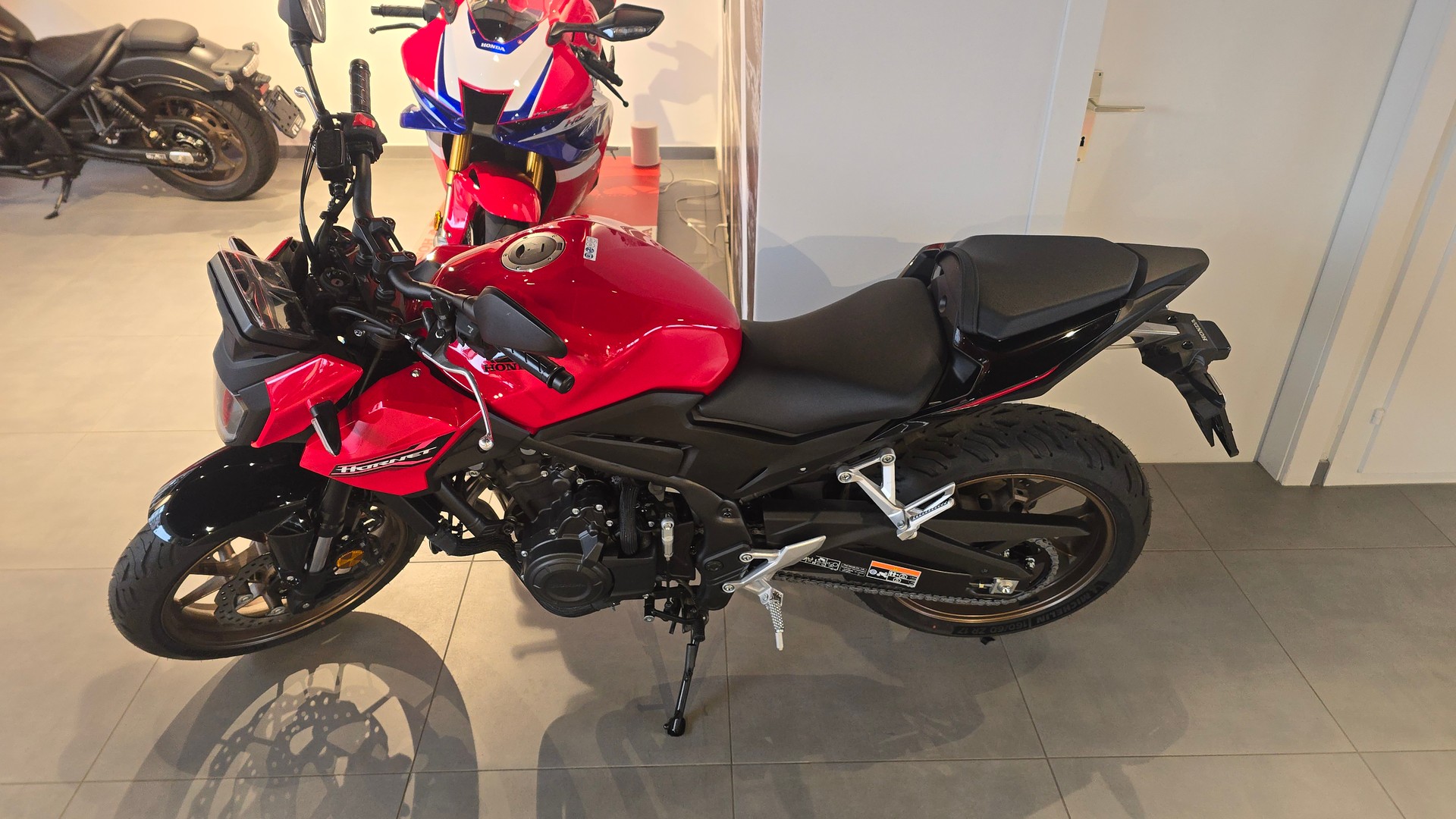 HONDA CB 500 Hornet E-Clutch-image-2