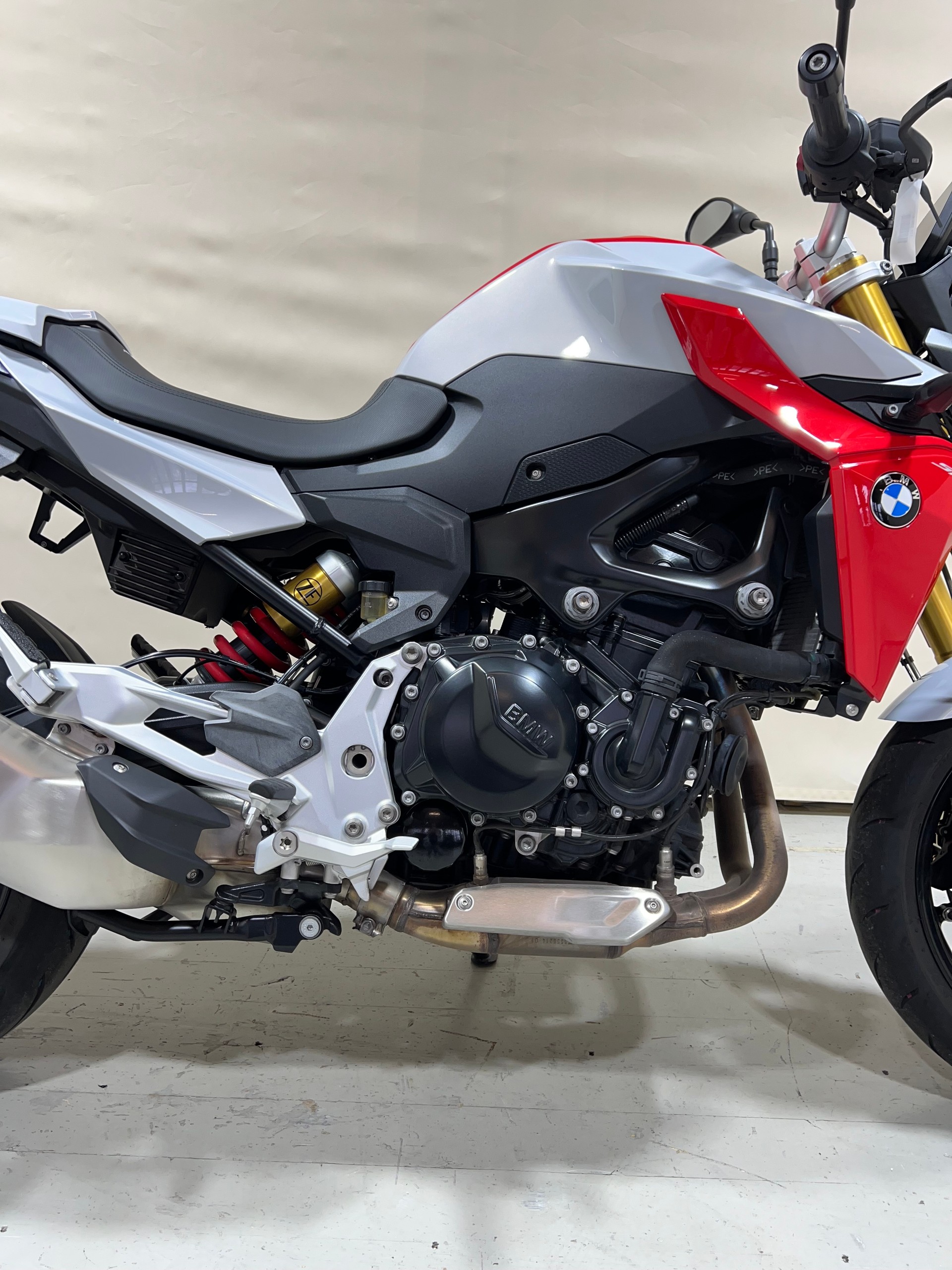 BMW F 900 R ABS-image-2