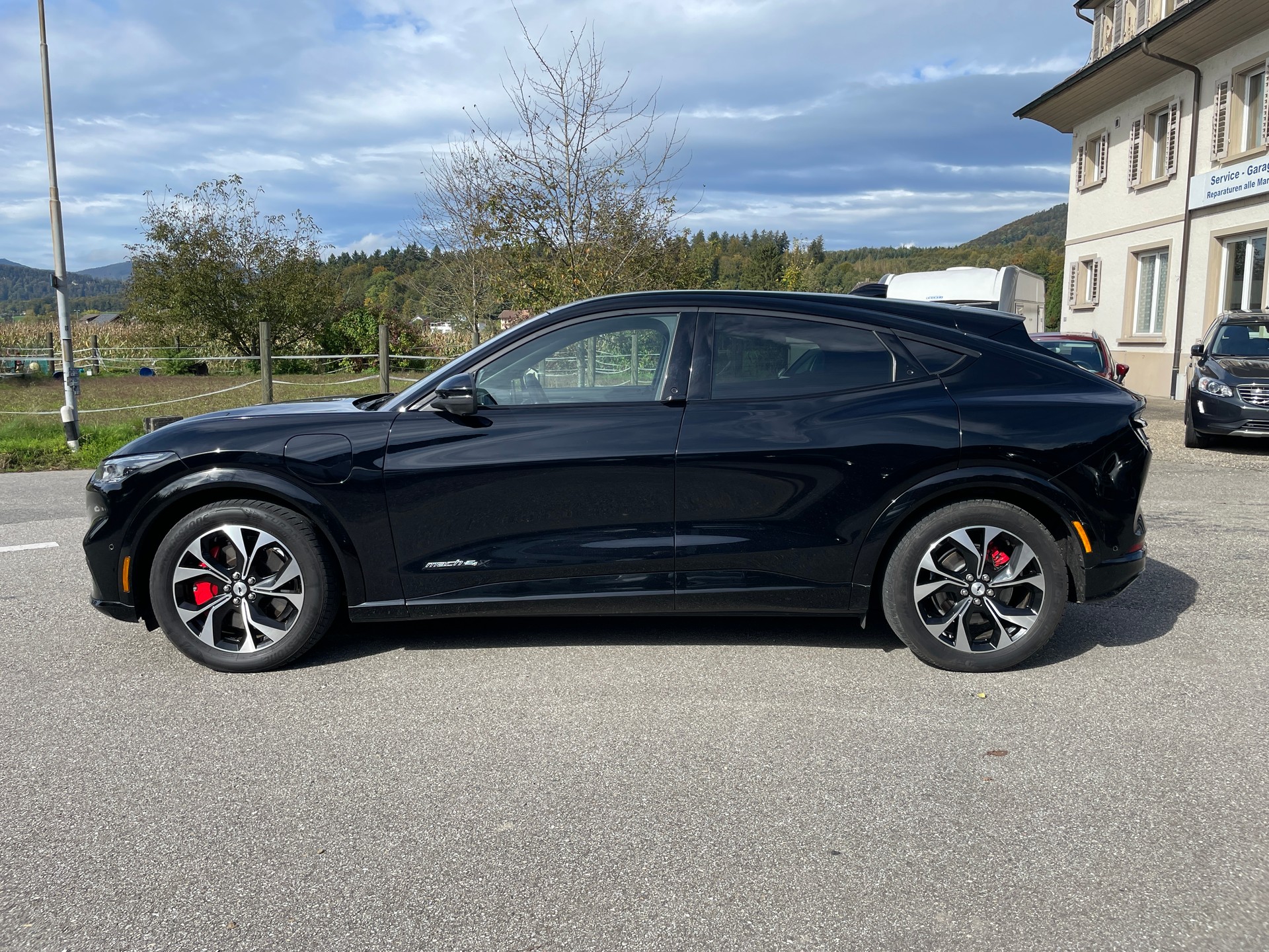FORD Mustang MACH-E AWD Extended 99 kWh-showroom-element-3