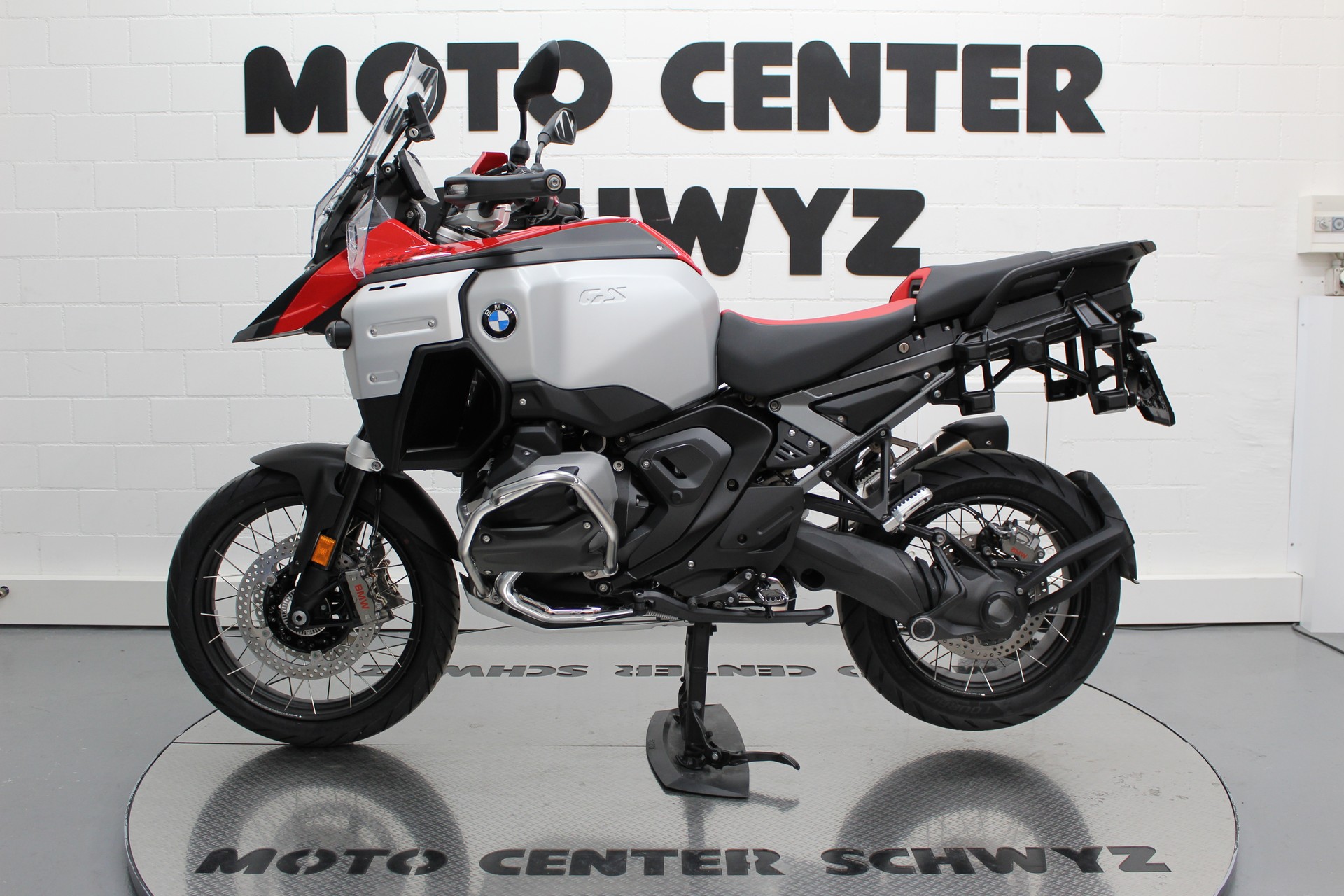 BMW R 1300 GS Adventure-image-4