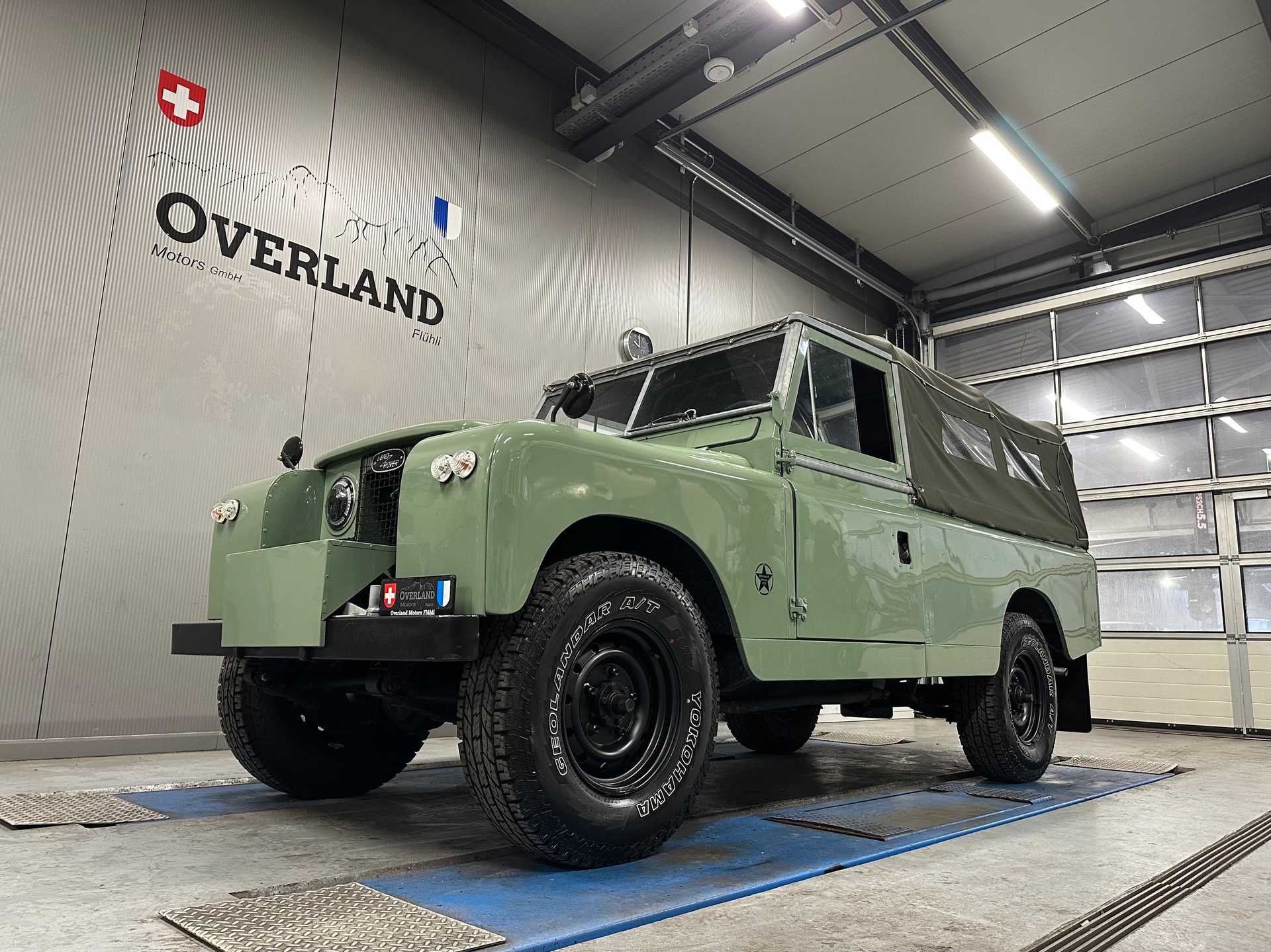 LAND ROVER R