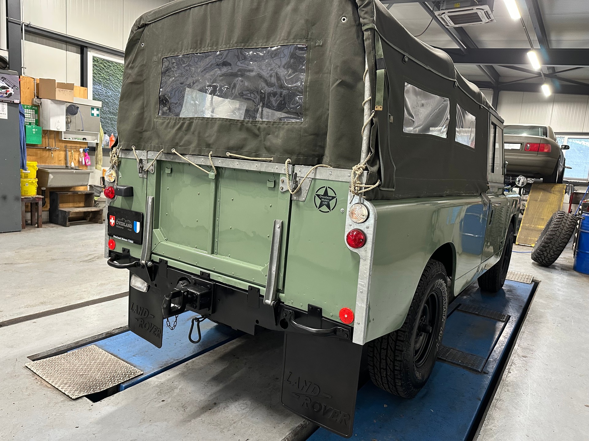 LAND ROVER R-image-5