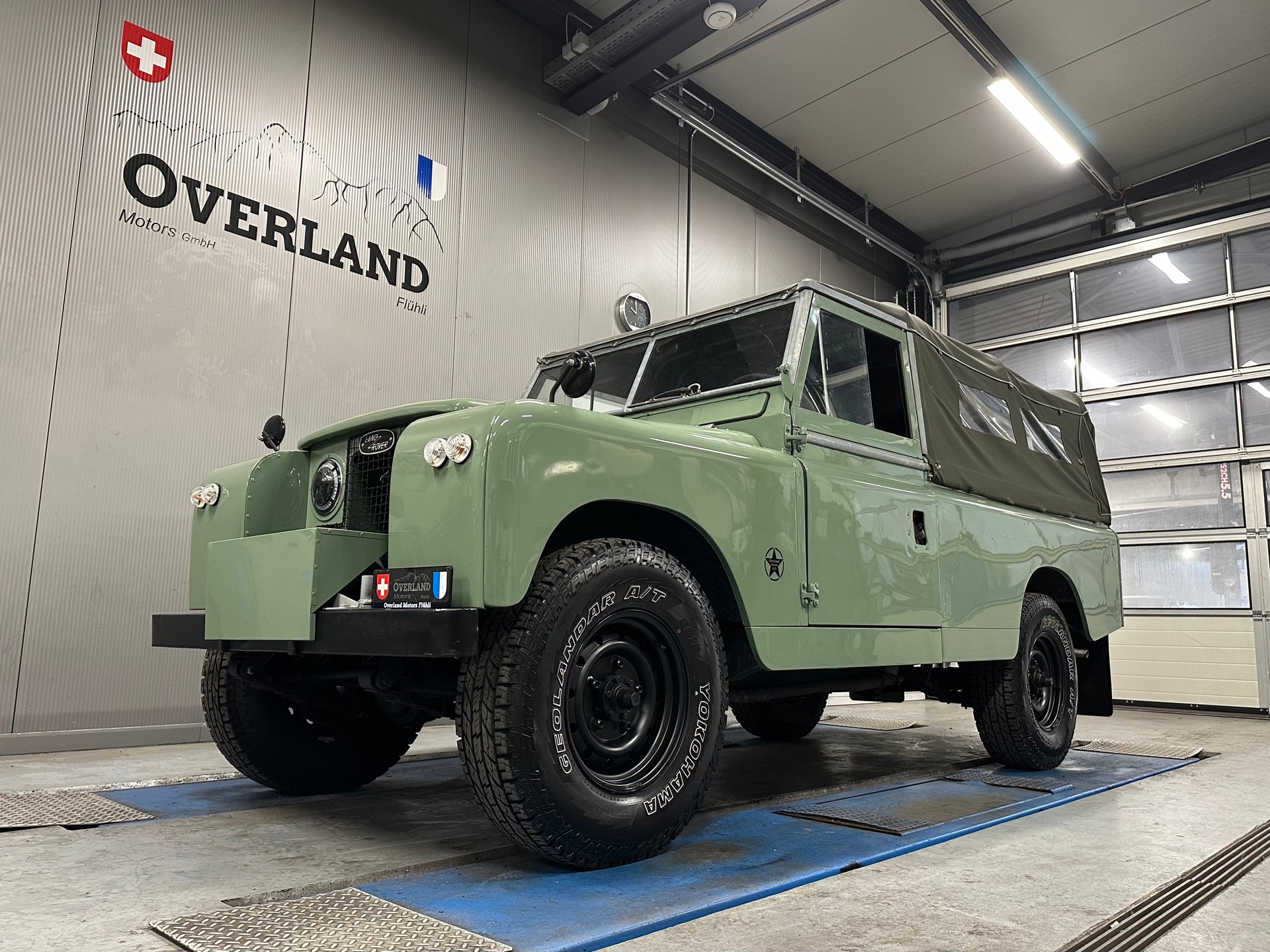 LAND ROVER R-image-15