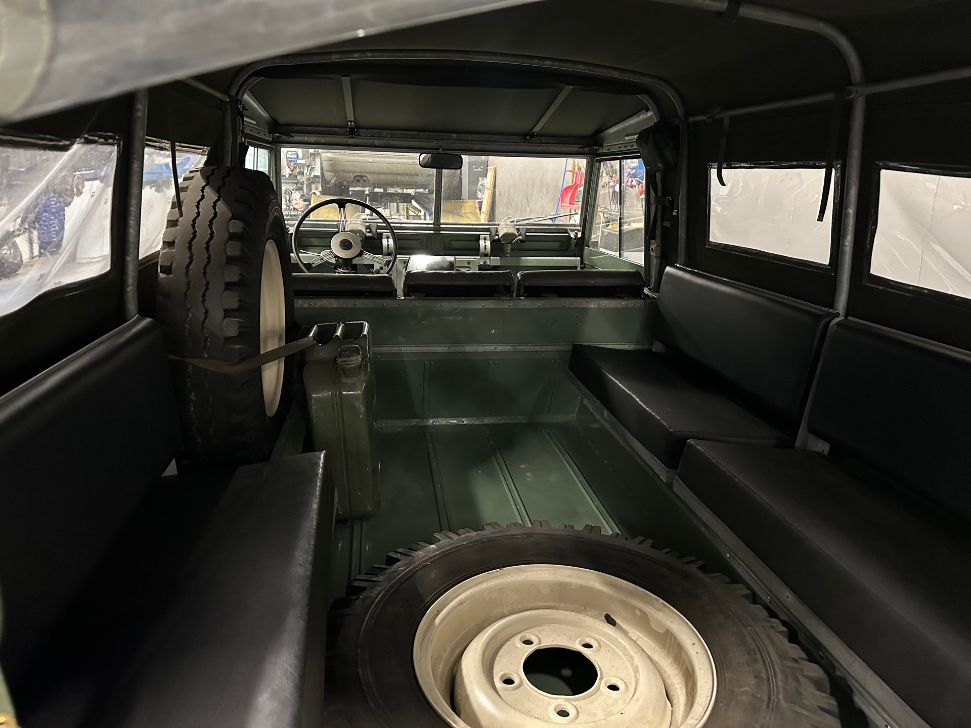 LAND ROVER R-image-6