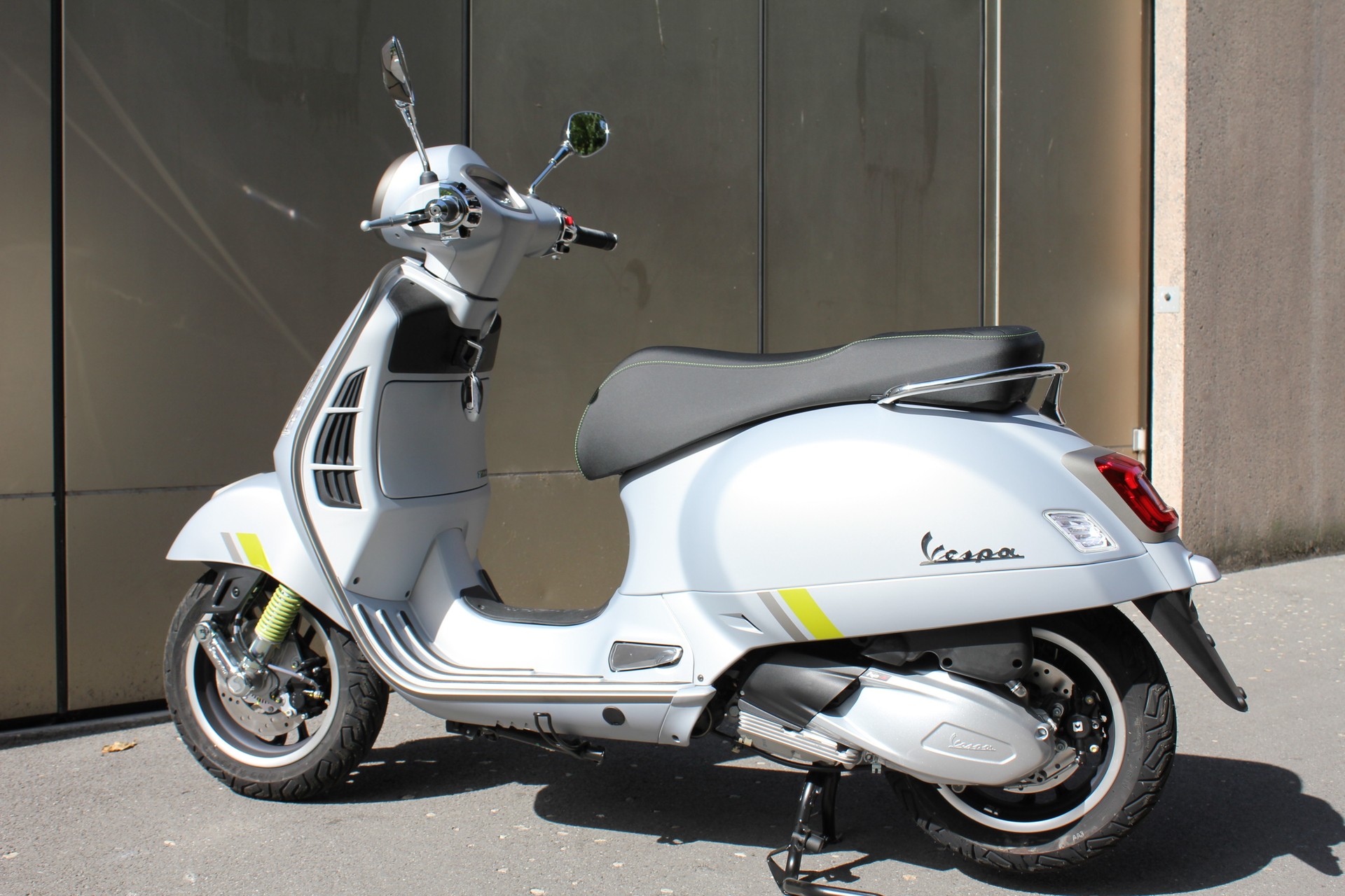 PIAGGIO Vespa GTS 300 Super Tech ABS-image-3