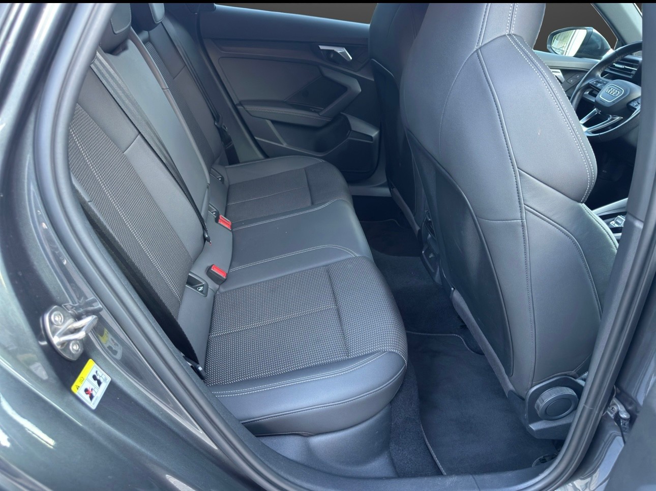AUDI A3 Sportback 35 TFSI S-tronic-image-11