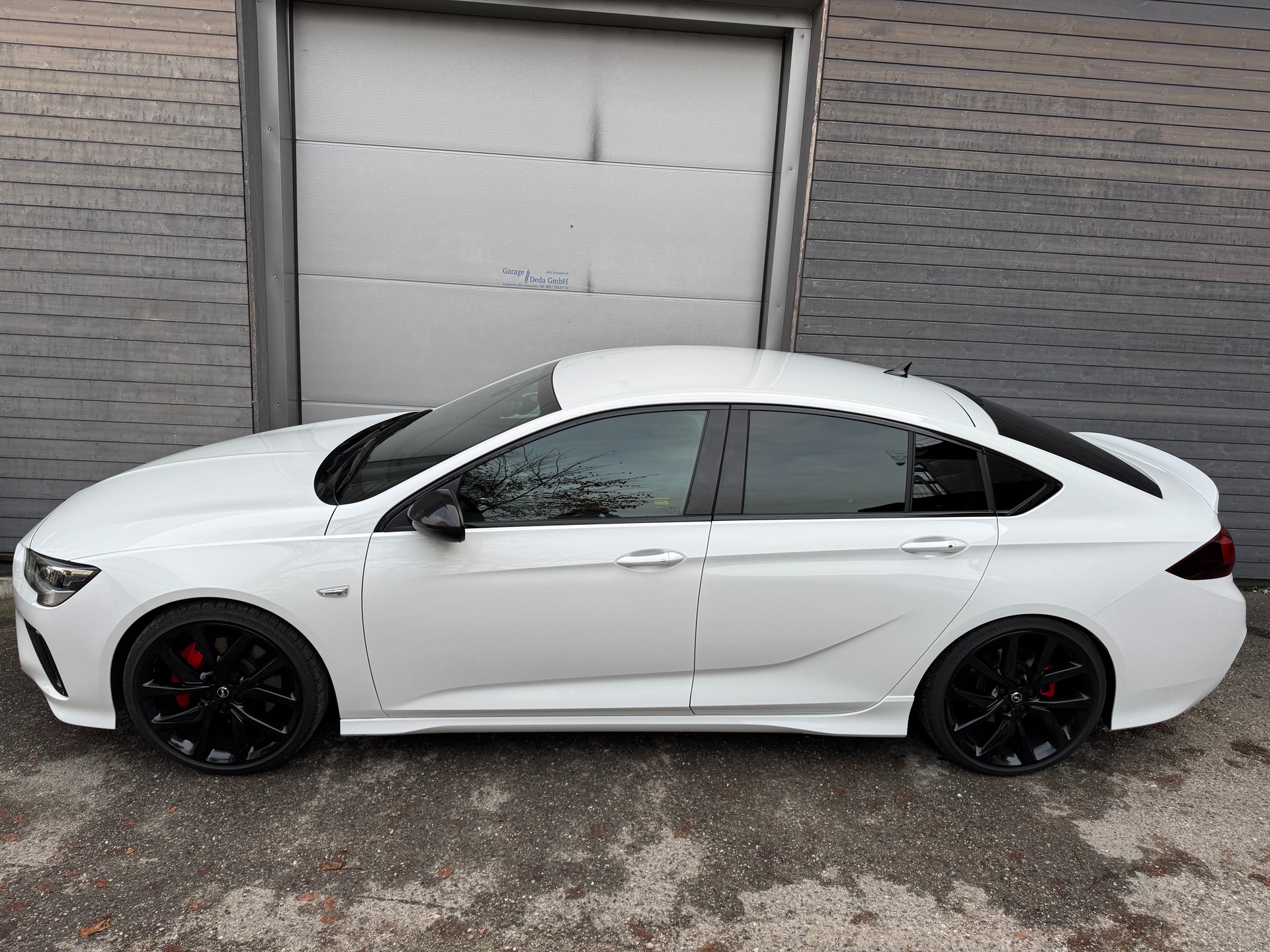 OPEL Insignia 2.0 T GSi 4WD Automatic-image-8