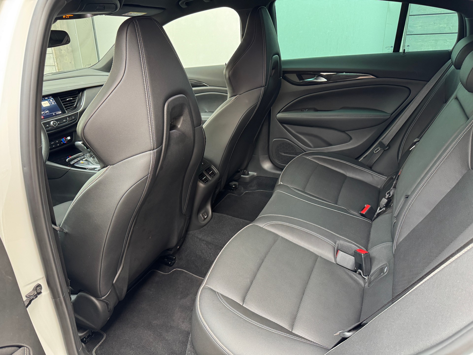 OPEL Insignia 2.0 T GSi 4WD Automatic-image-14