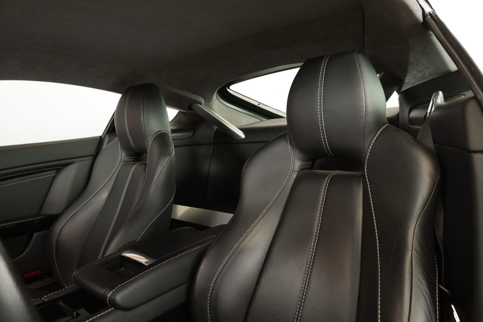 ASTON MARTIN V8 Vantage 4.7 Sportshift-image-12
