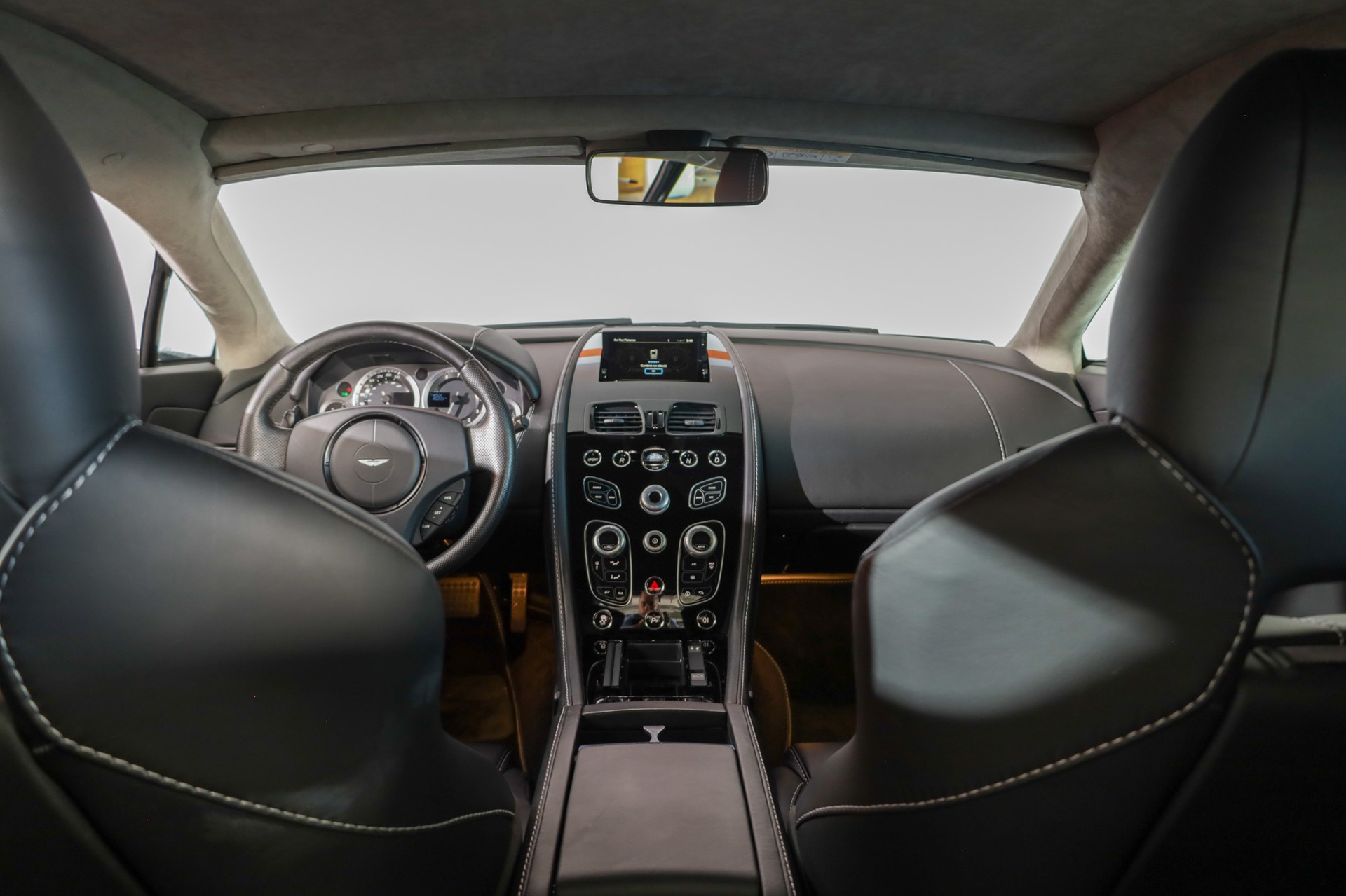 ASTON MARTIN V8 Vantage 4.7 Sportshift-image-18