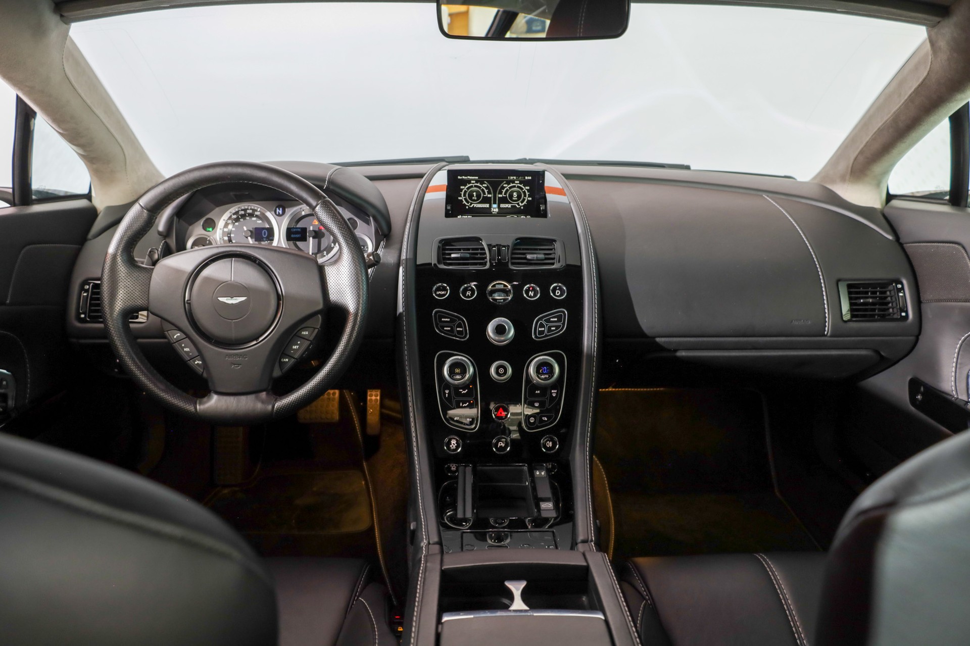 ASTON MARTIN V8 Vantage 4.7 Sportshift-image-9