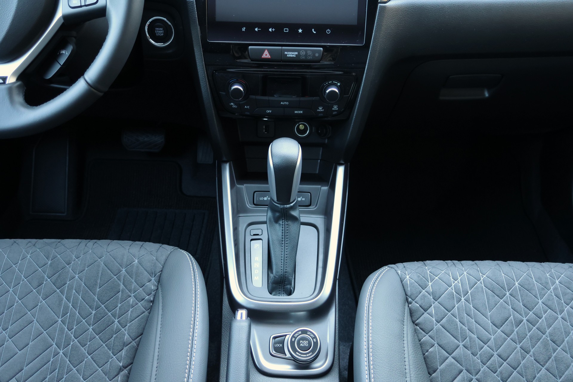 SUZUKI Vitara 1.4T Sakura Top 4x4 Hybrid-image-6