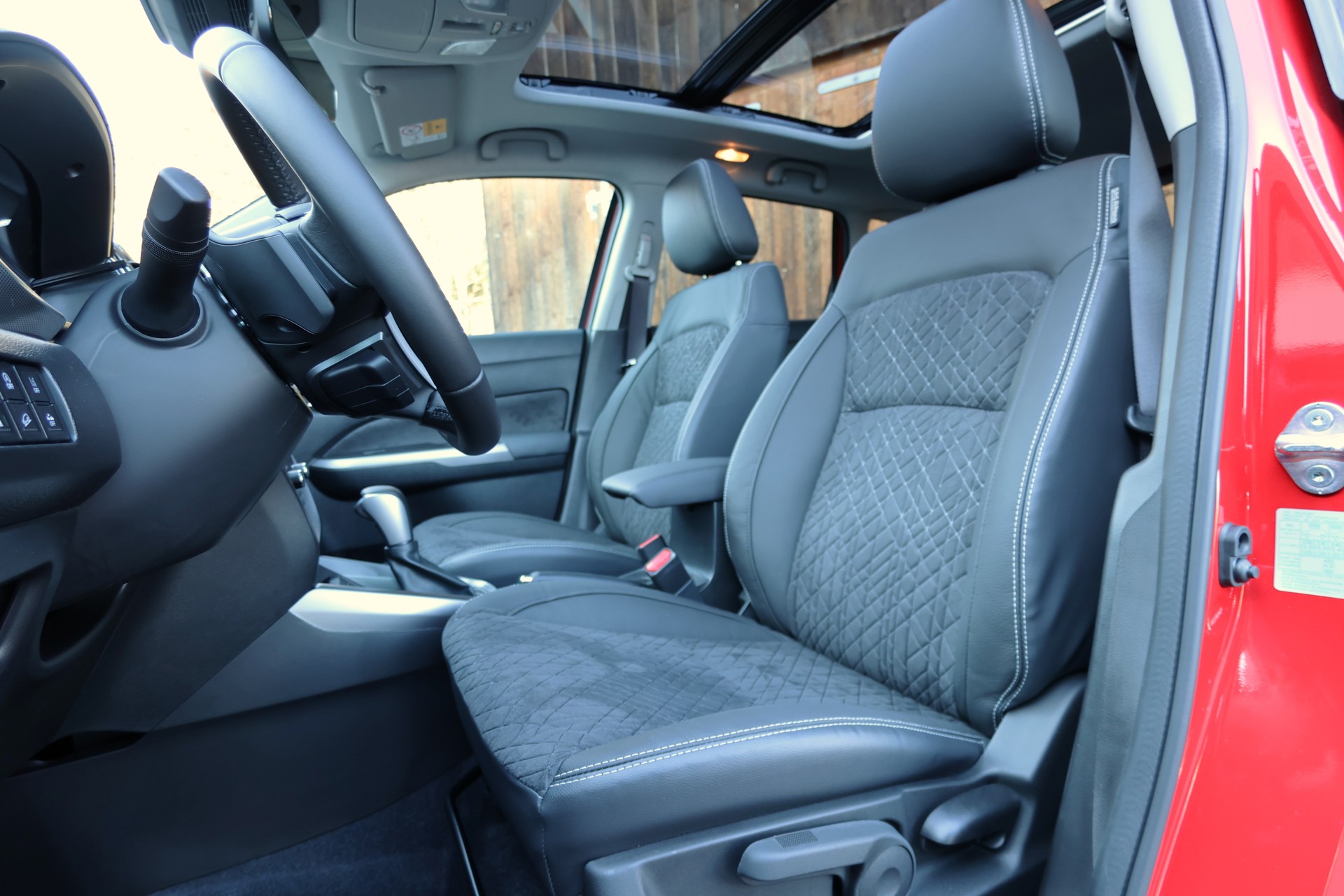 SUZUKI Vitara 1.4T Sakura Top 4x4 Hybrid-image-7