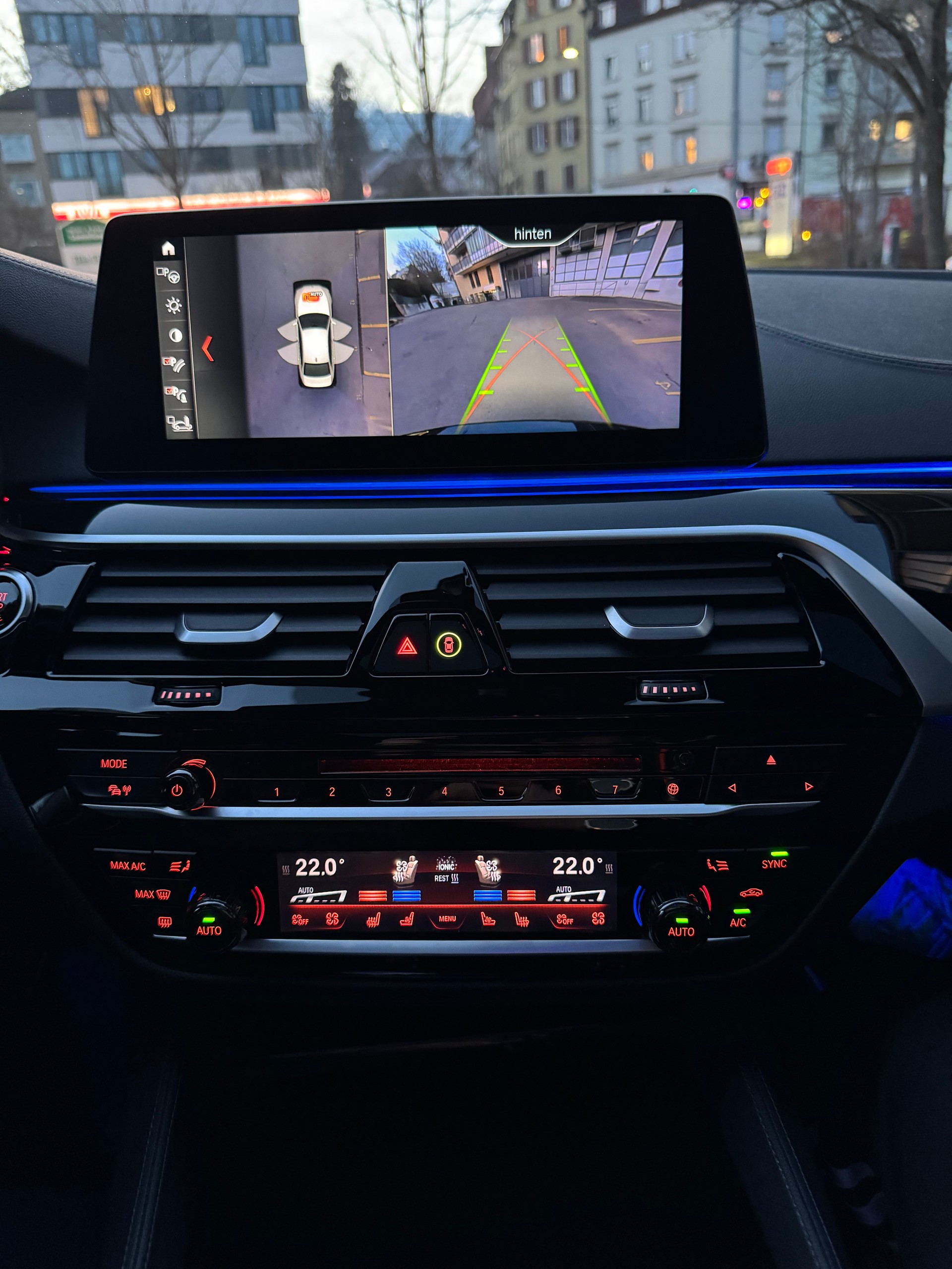 BMW M550i xDrive Steptronic-image-17