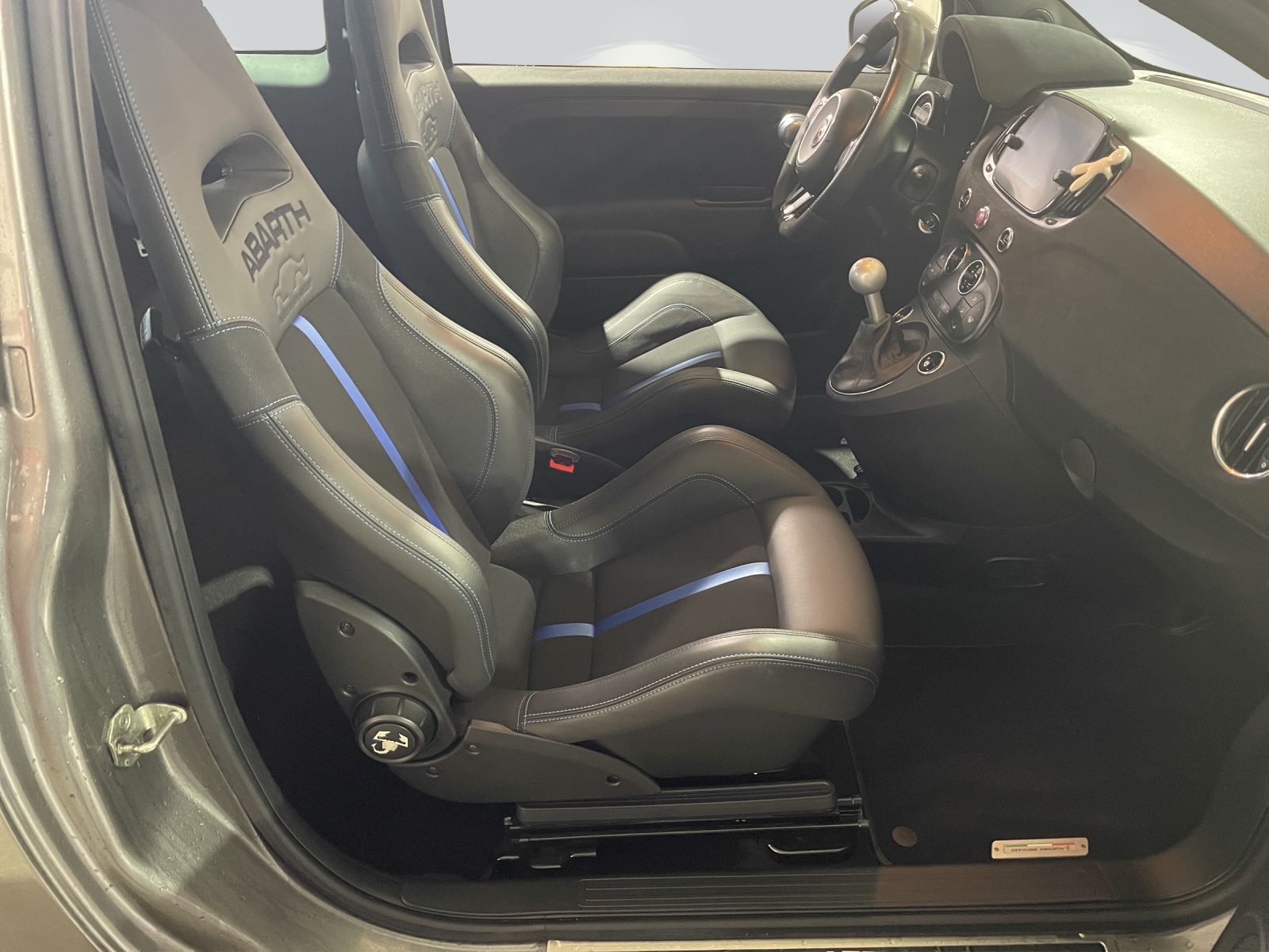 FIAT 695 1.4 16V Turbo Abarth Turismo-image-7