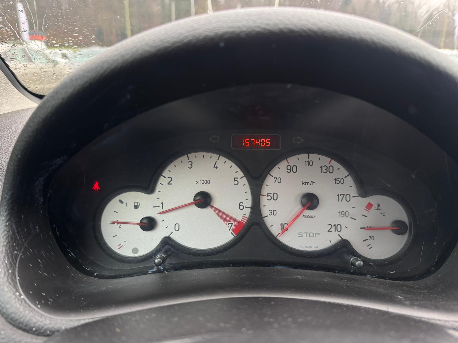 PEUGEOT 206 CC 1.6 16V Quiksilver-image-11