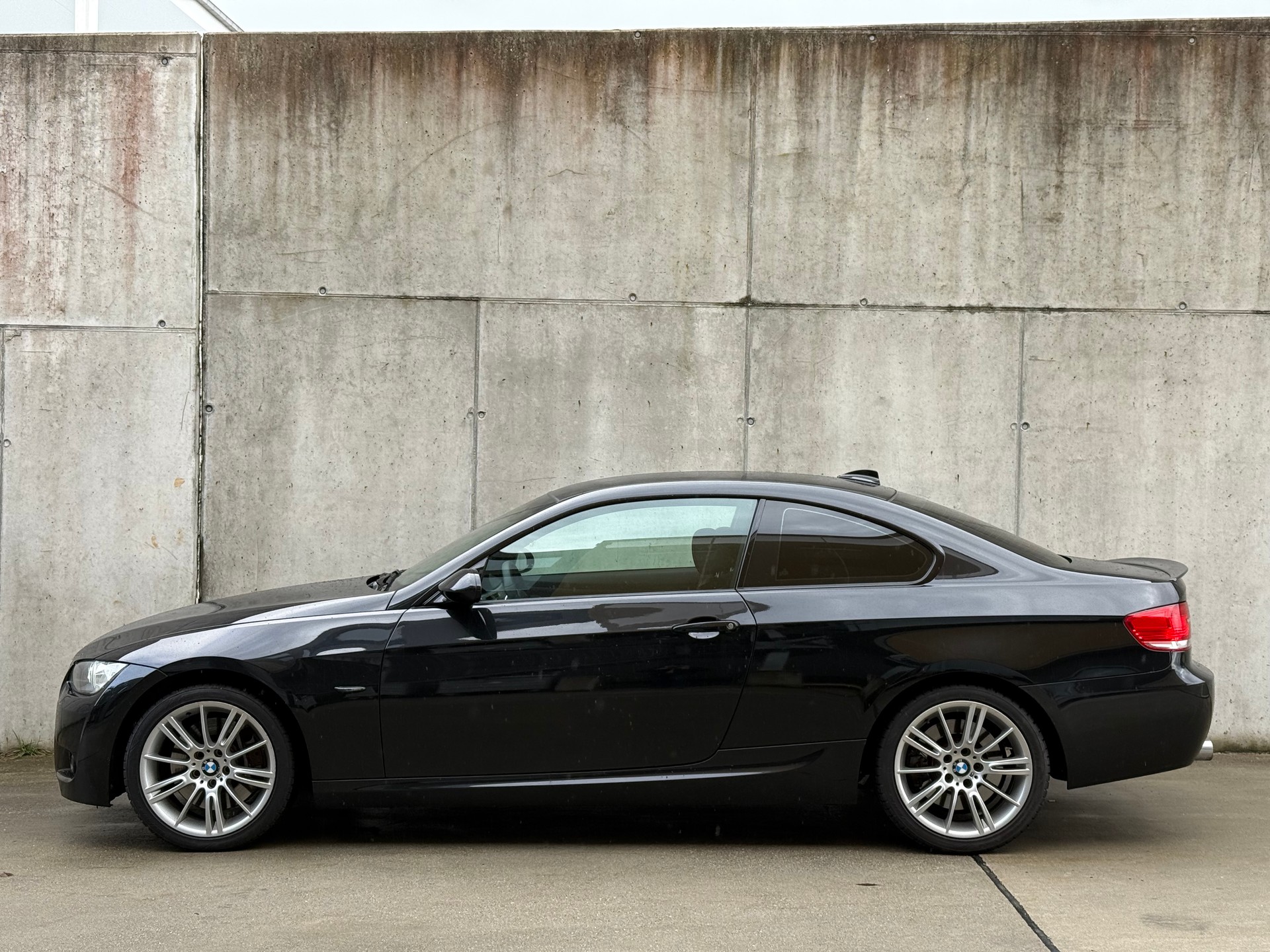 BMW 335i xDrive Coupé Steptronic-showroom-element-1