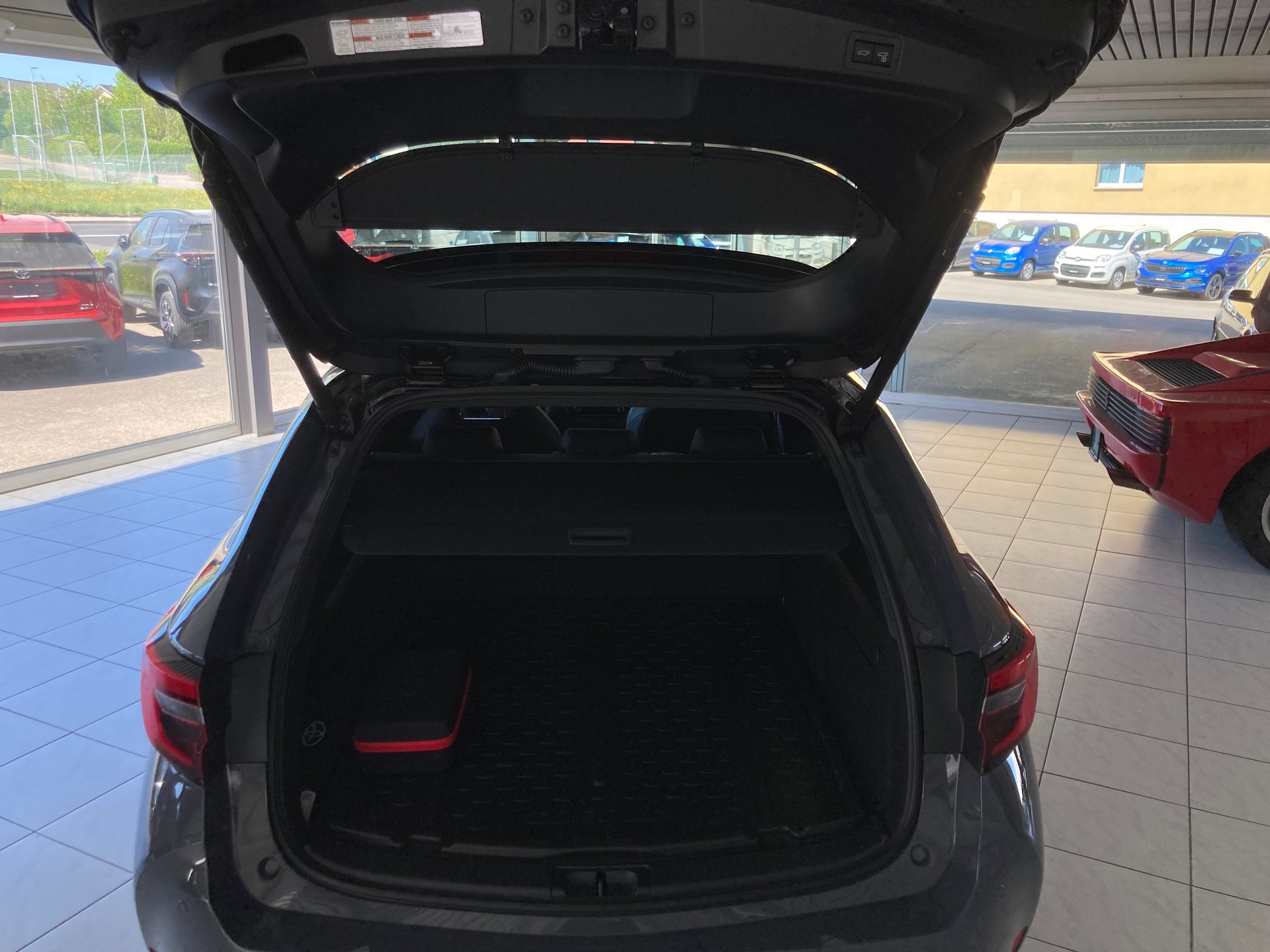 TOYOTA Corolla Touring Sports 2.0 HSD GR Sport e- CVT-image-15