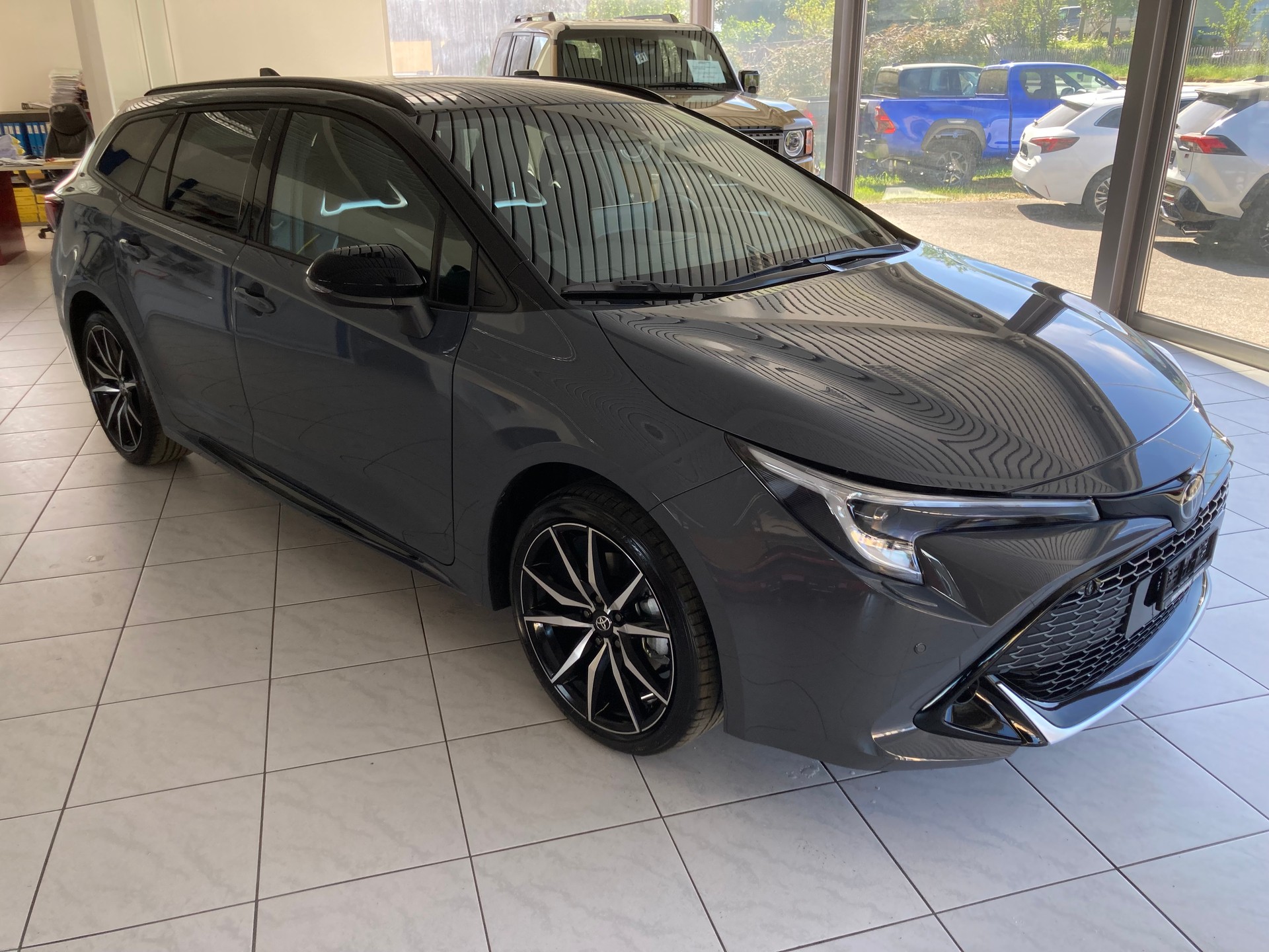 TOYOTA Corolla Touring Sports 2.0 HSD GR Sport e- CVT-image-2