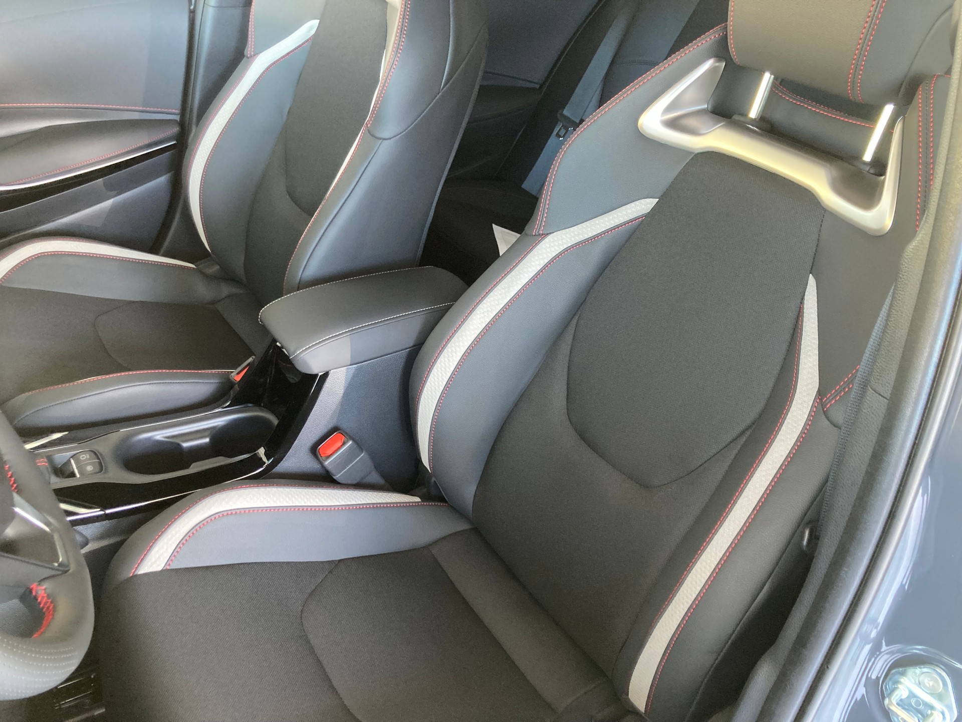 TOYOTA Corolla Touring Sports 2.0 HSD GR Sport e- CVT-image-11