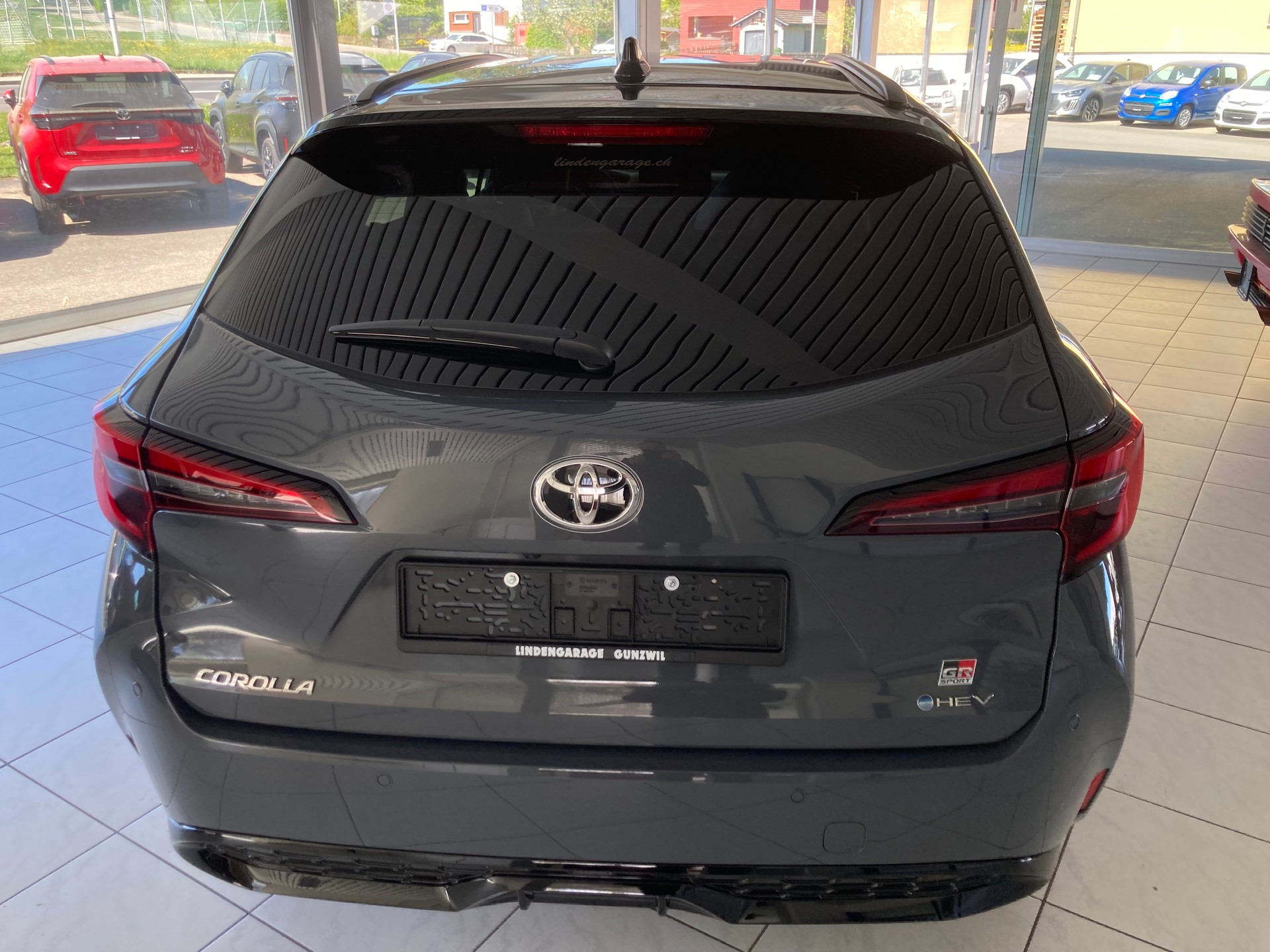 TOYOTA Corolla Touring Sports 2.0 HSD GR Sport e- CVT-image-4