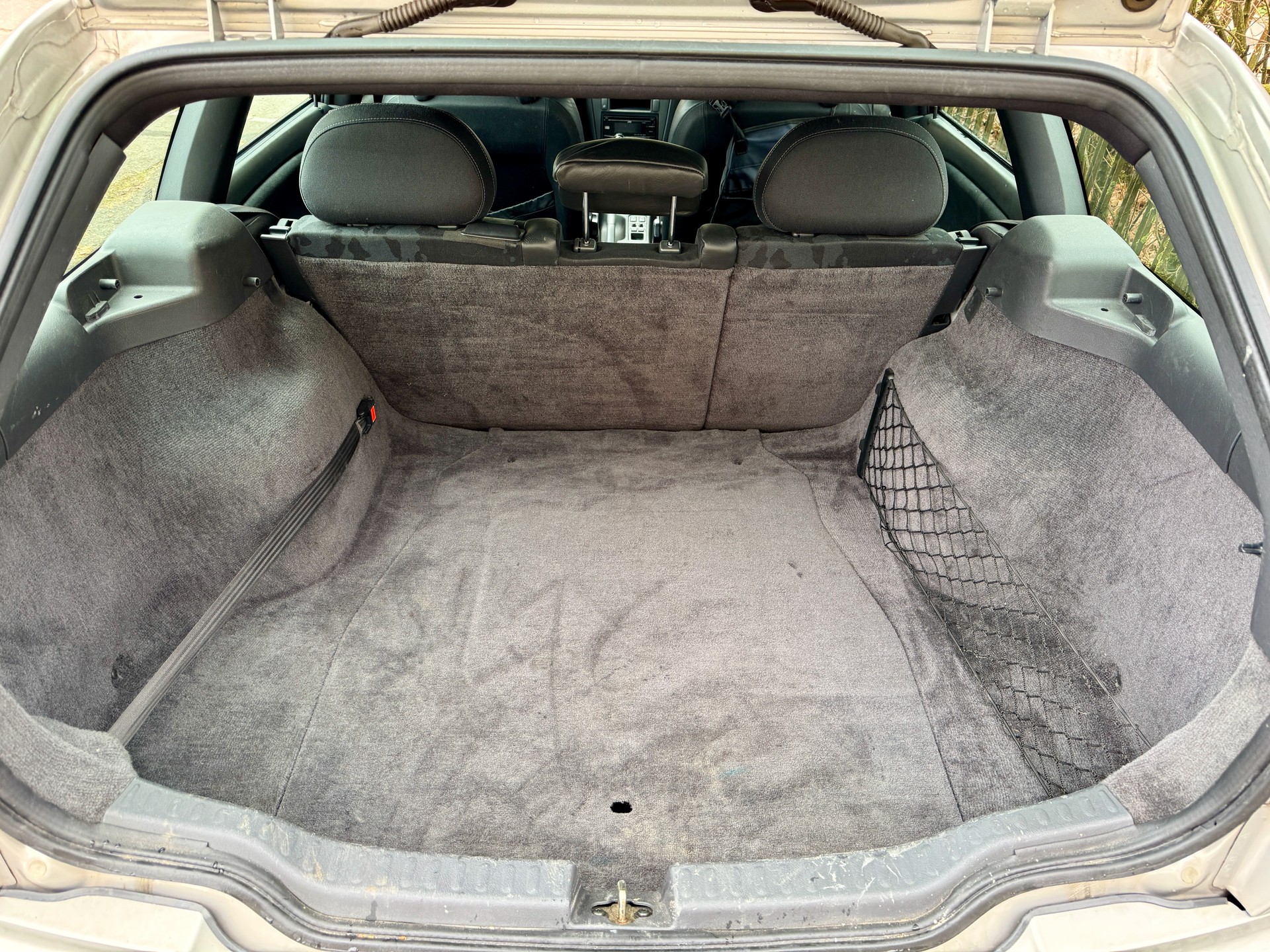 VOLVO V40 2.0 Celebration-image-11