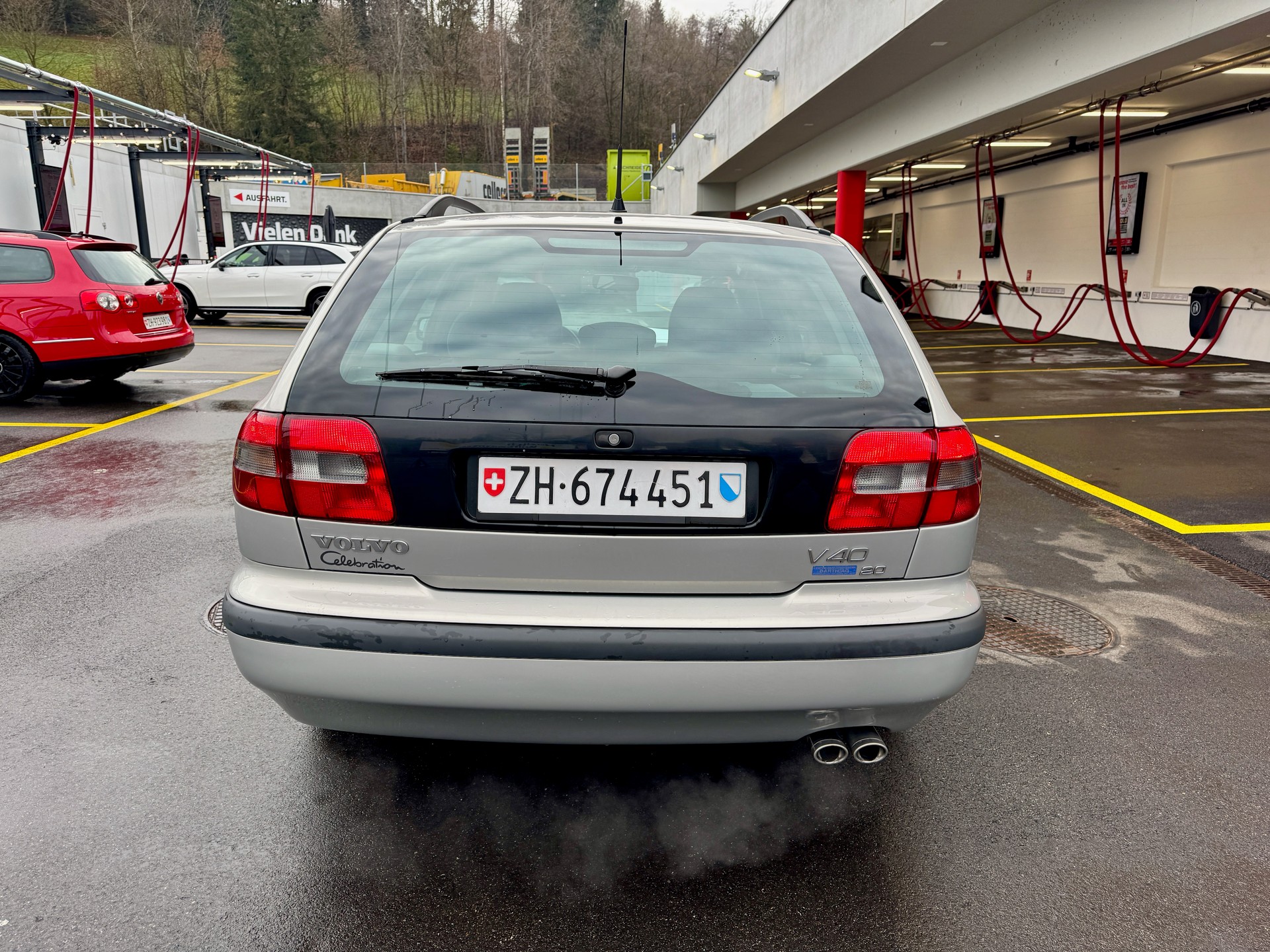 VOLVO V40 2.0 Celebration-image-3