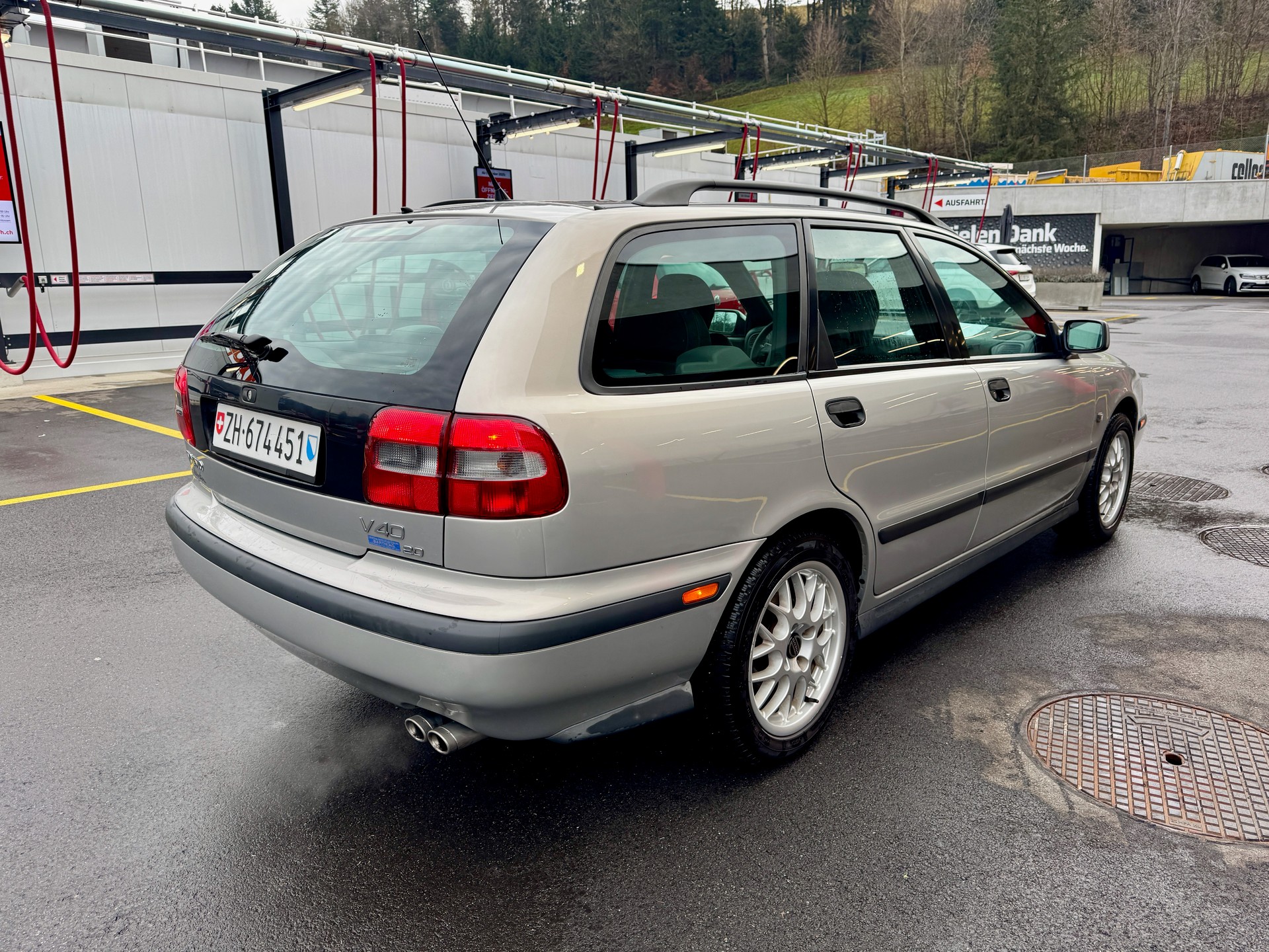 VOLVO V40 2.0 Celebration-image-4