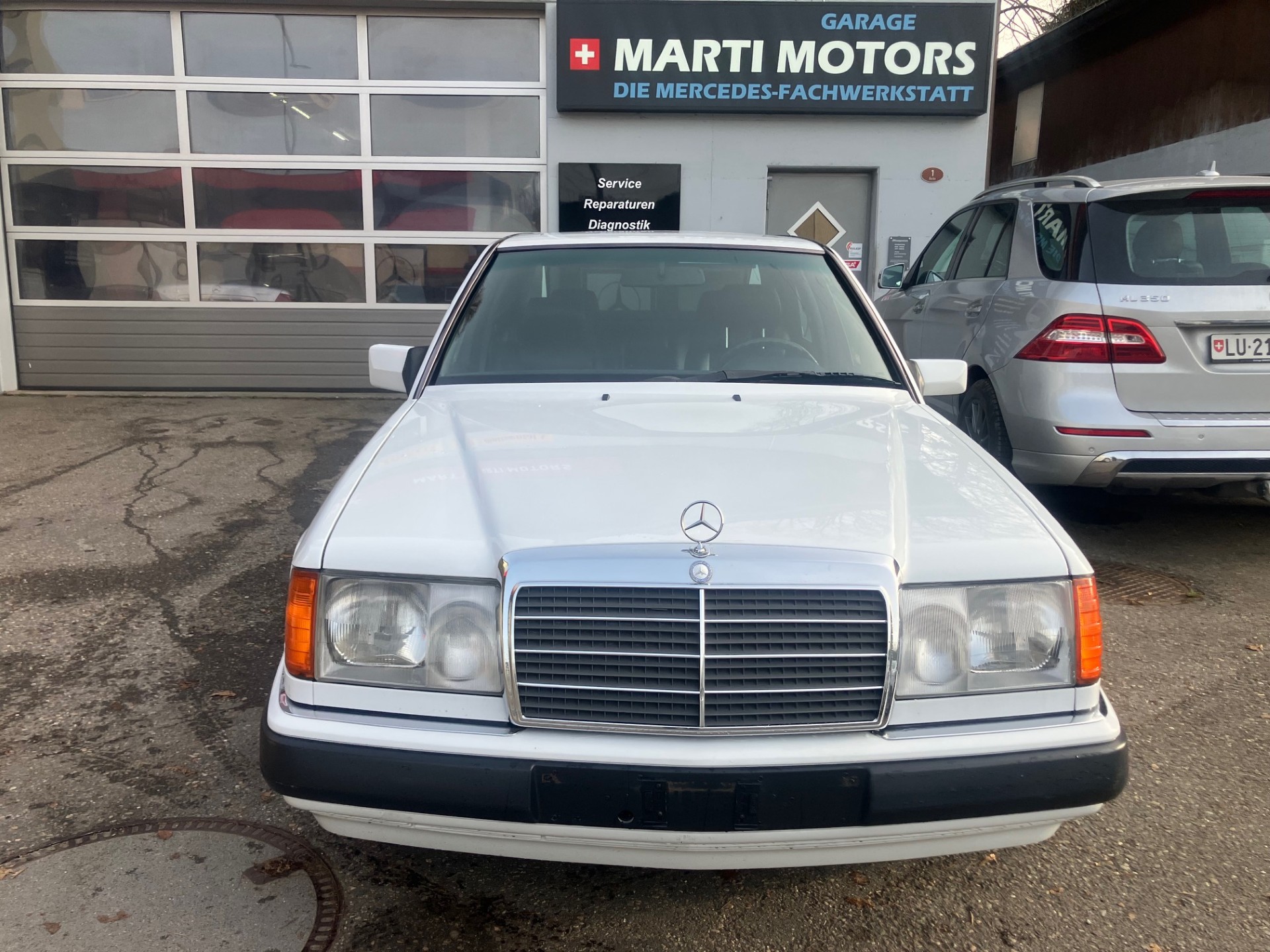 MERCEDES-BENZ 400 E-32 Automatic-image-1