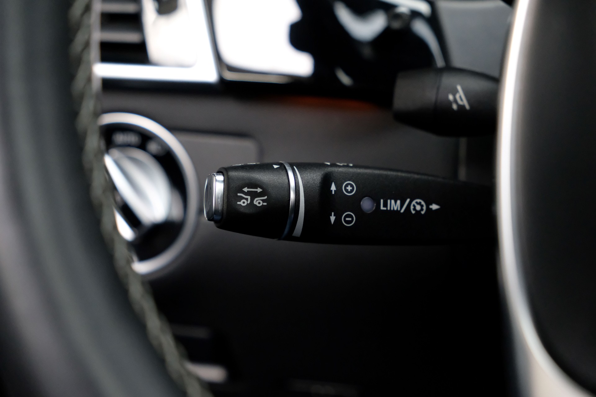 MERCEDES-BENZ GLE 63 S AMG 4Matic Speedshift Plus 7G-Tronic-image-12