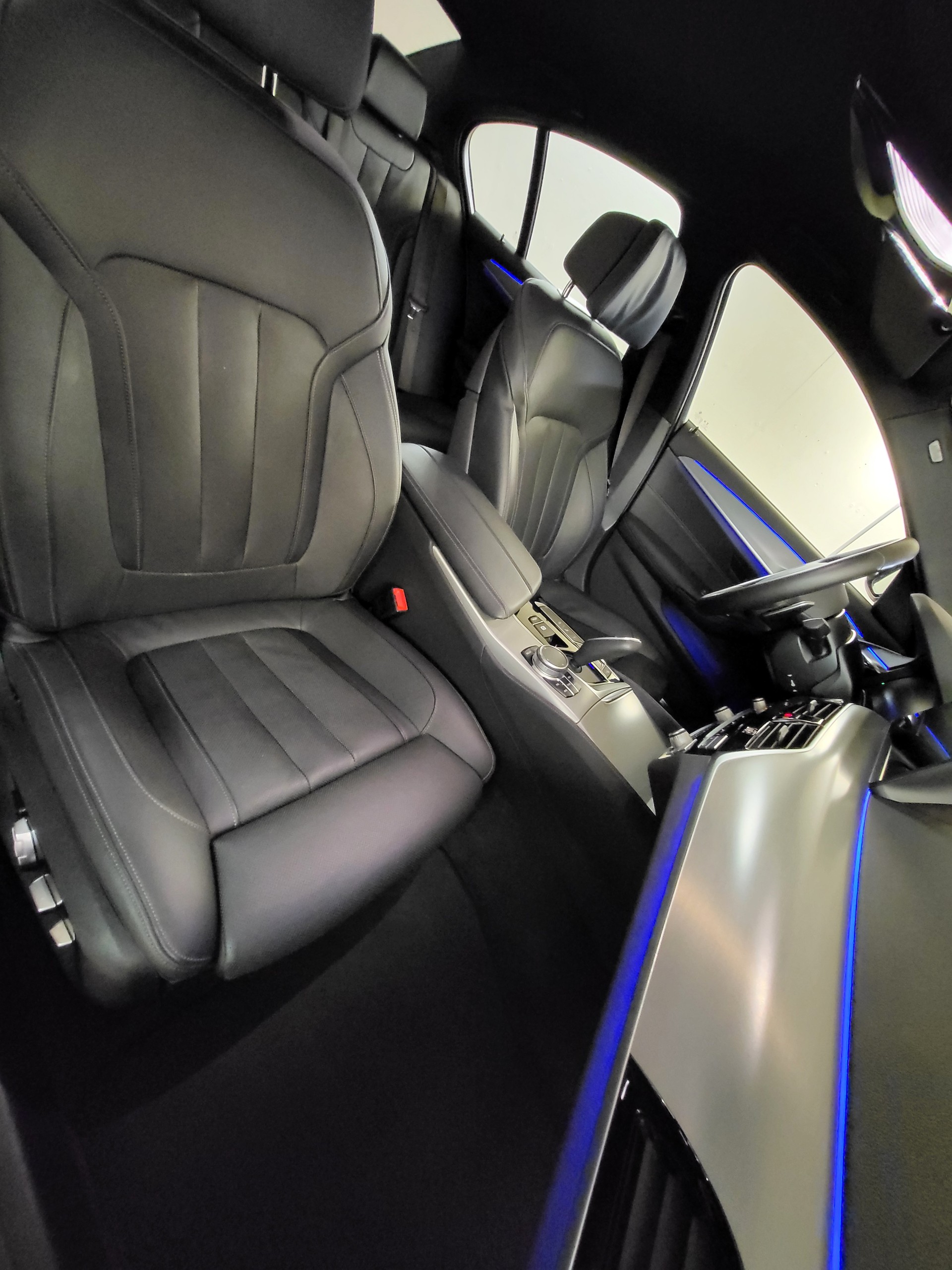 BMW 530e xDrive Pure M Sport Edition Steptronic-image-12