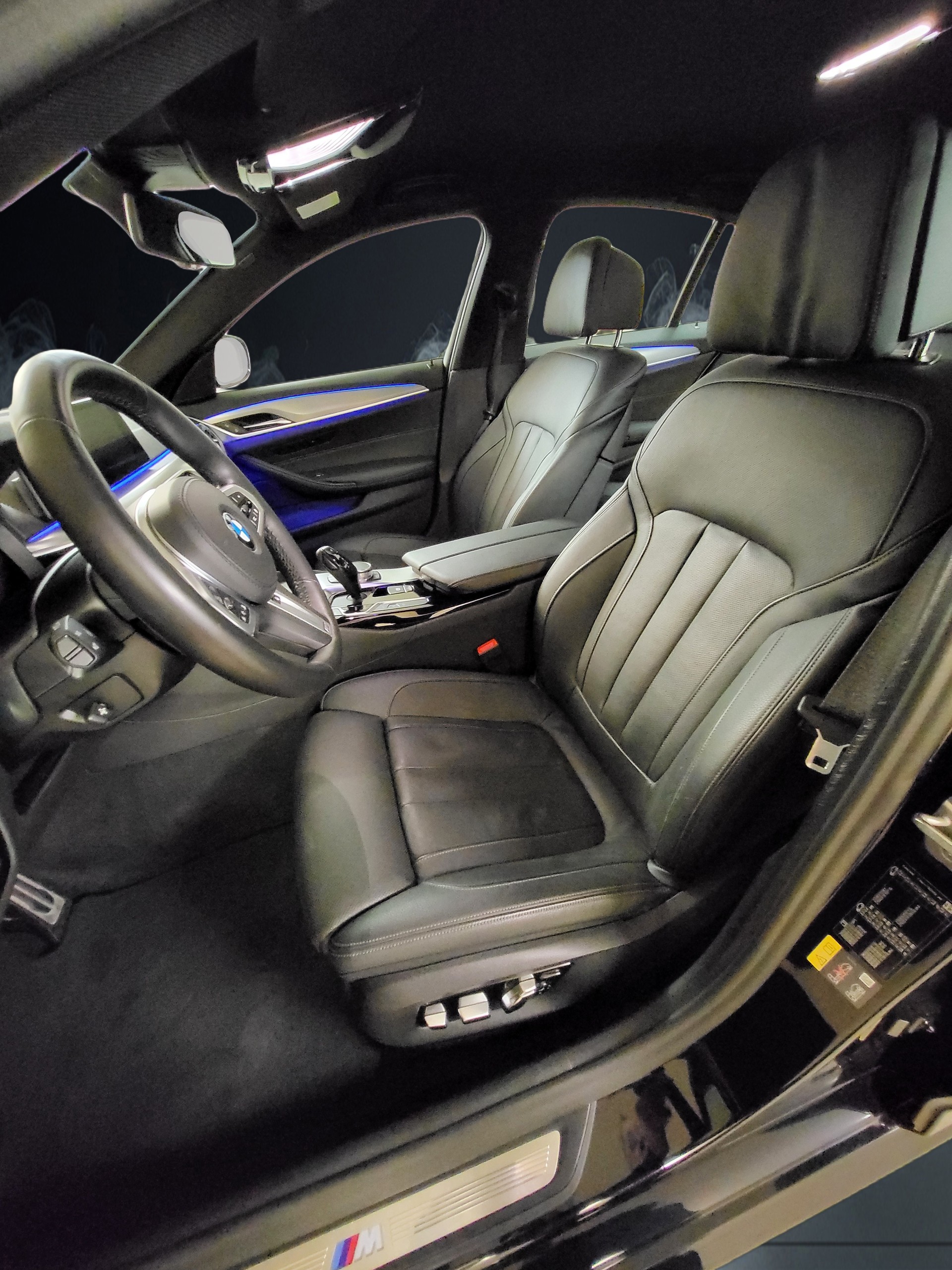 BMW 530e xDrive Pure M Sport Edition Steptronic-image-10