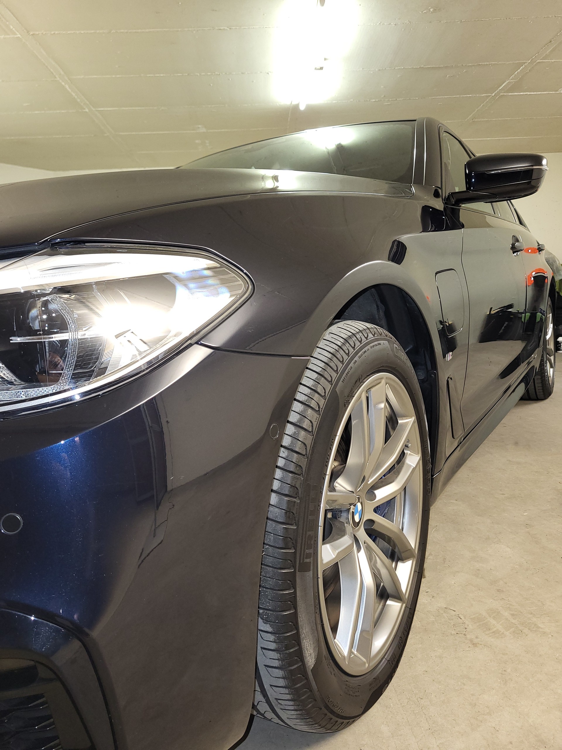 BMW 530e xDrive Pure M Sport Edition Steptronic-image-4