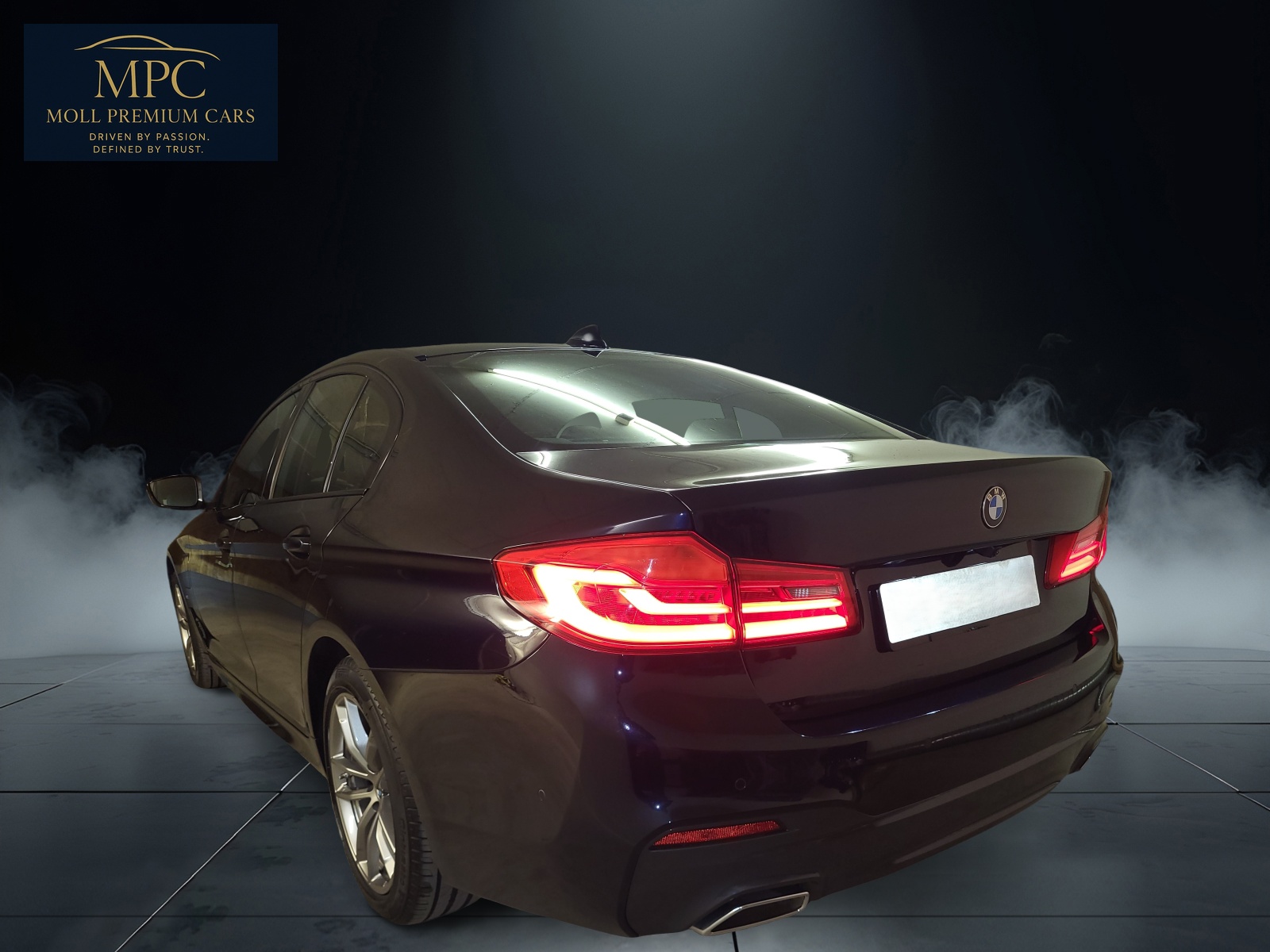 BMW 530e xDrive Pure M Sport Edition Steptronic-image-5