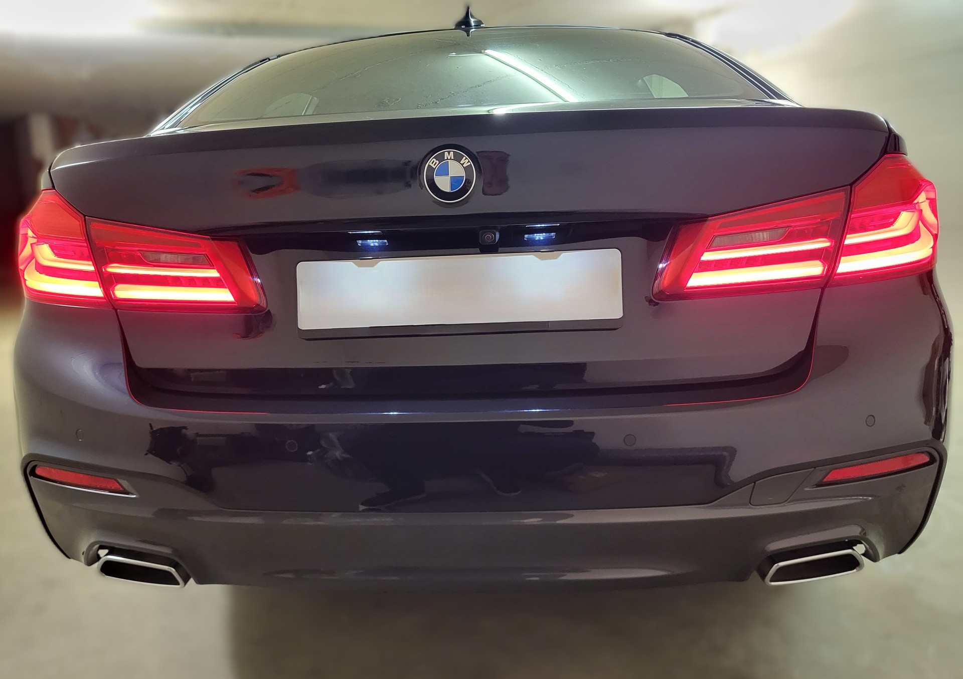 BMW 530e xDrive Pure M Sport Edition Steptronic-image-7