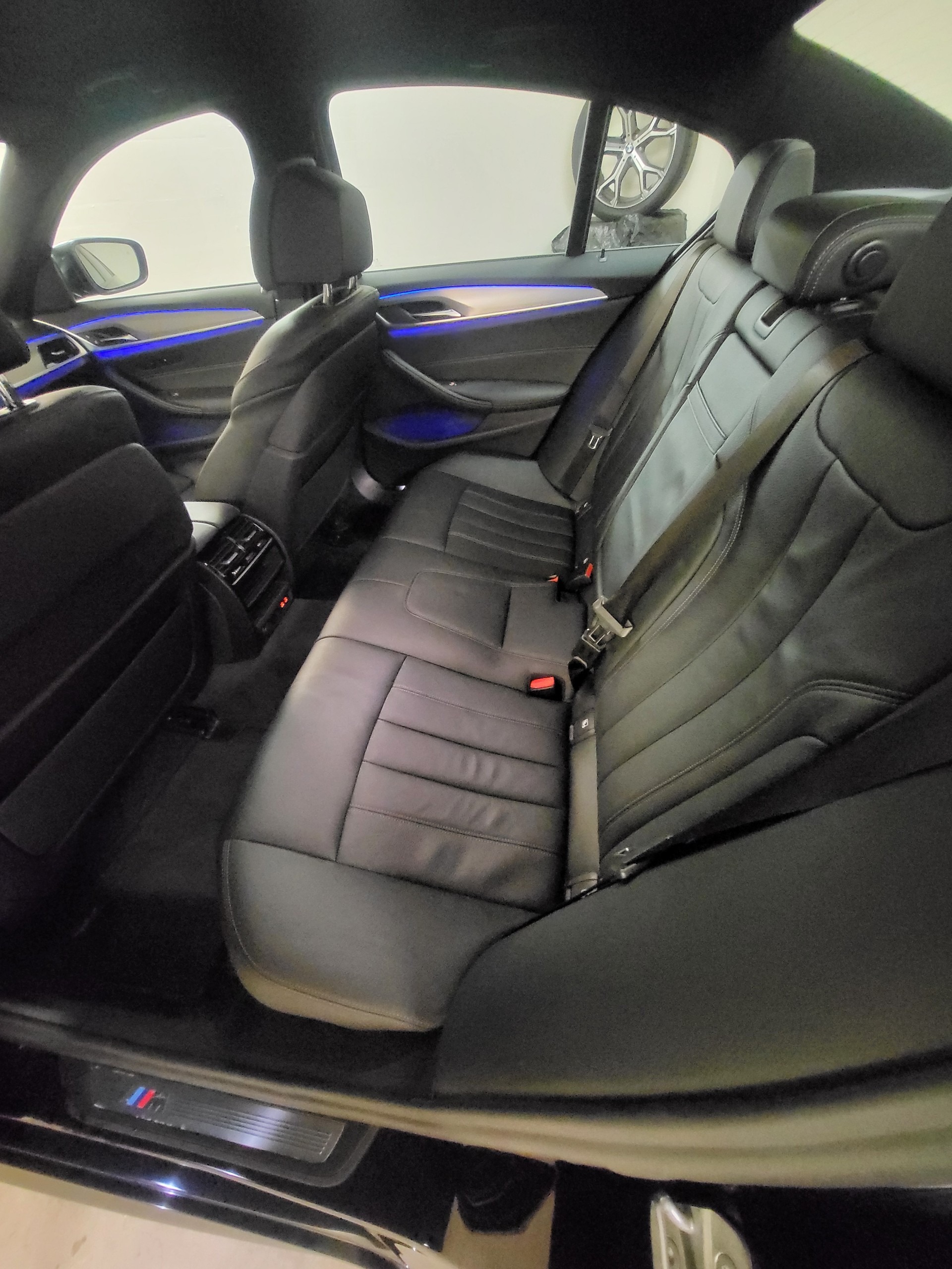 BMW 530e xDrive Pure M Sport Edition Steptronic-image-13