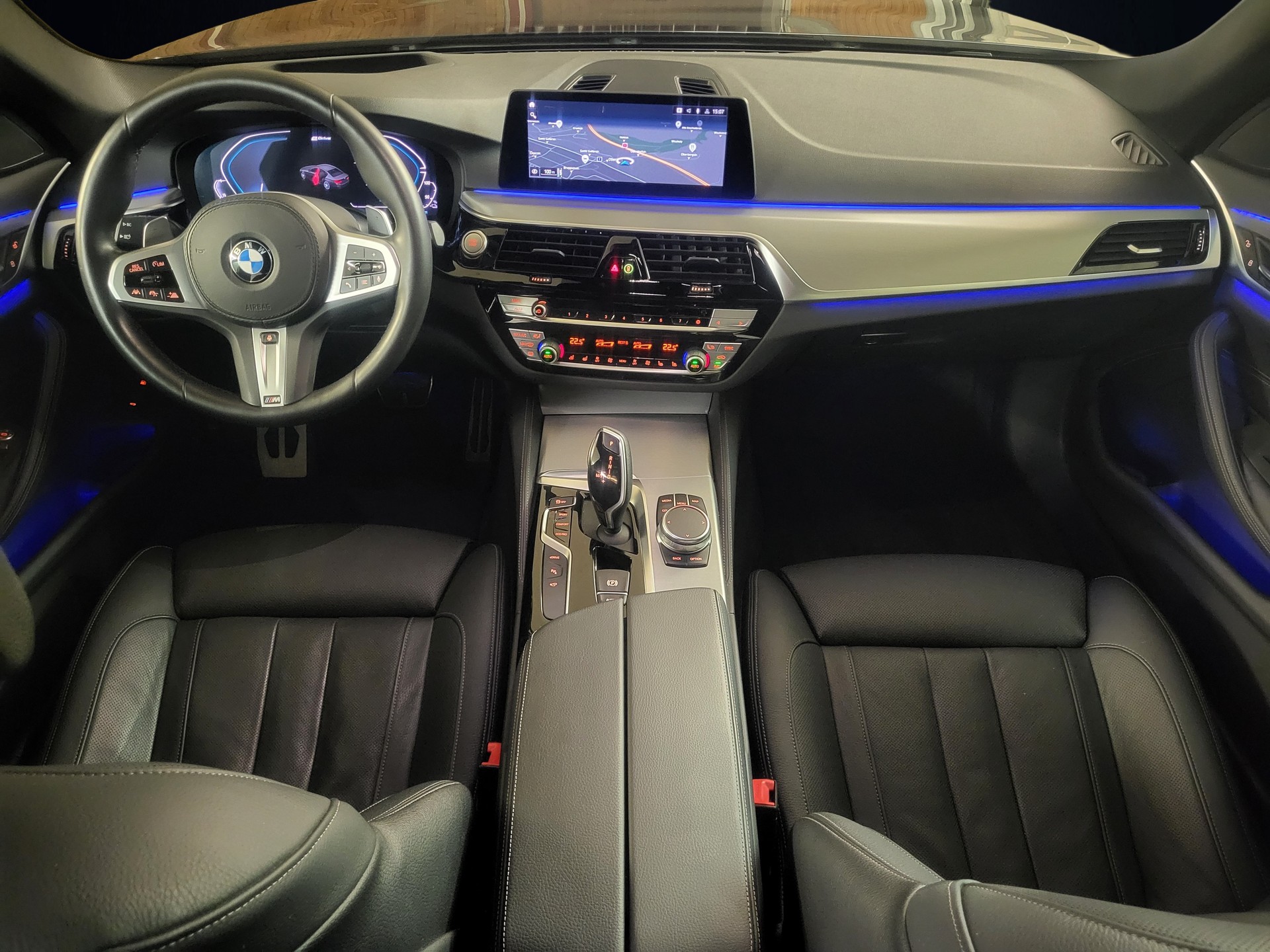BMW 530e xDrive Pure M Sport Edition Steptronic-image-9