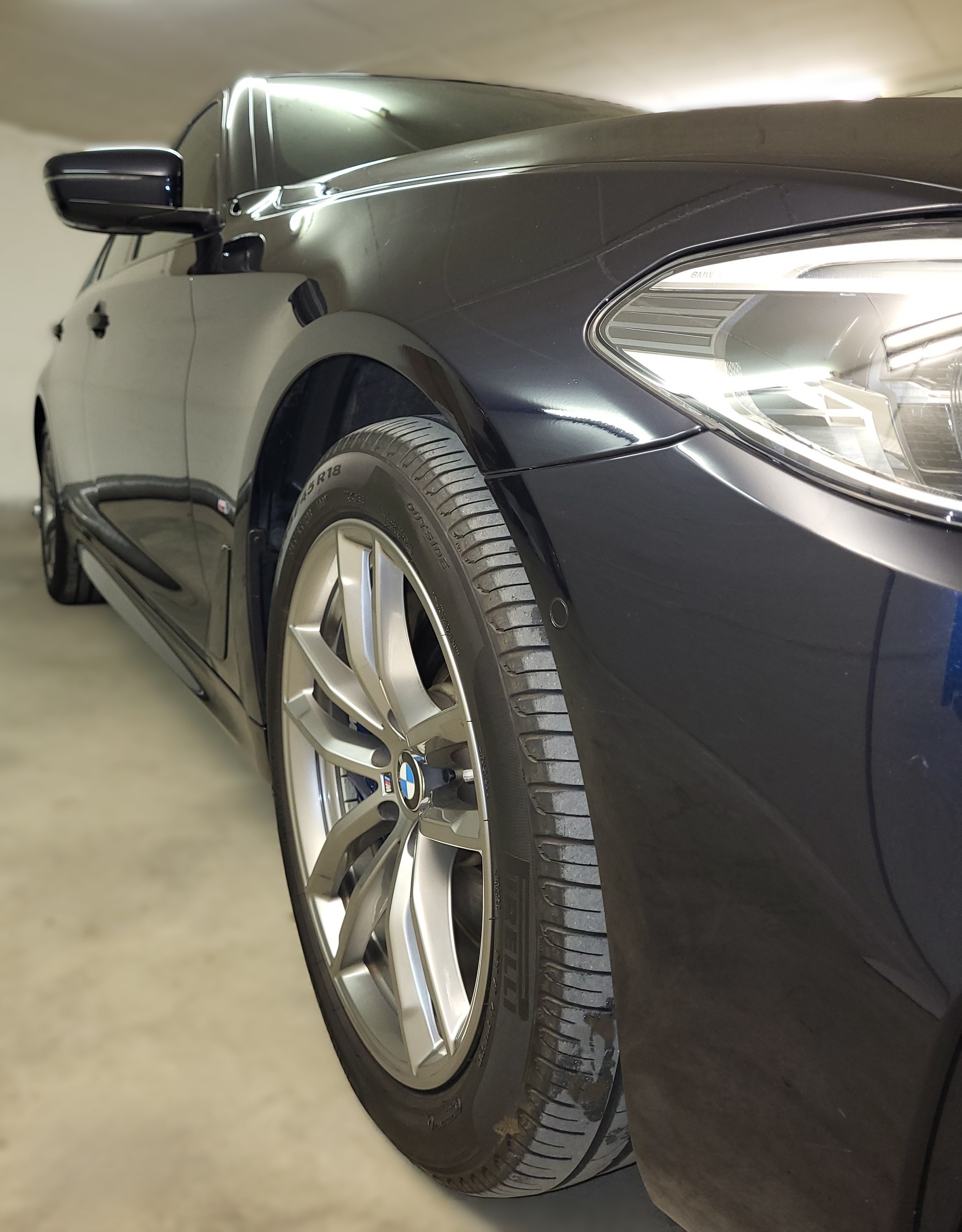 BMW 530e xDrive Pure M Sport Edition Steptronic-showroom-element-3