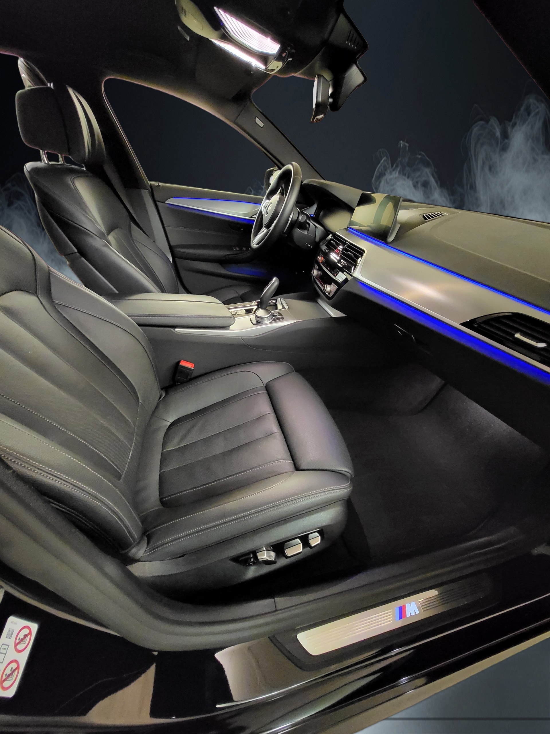 BMW 530e xDrive Pure M Sport Edition Steptronic-image-11