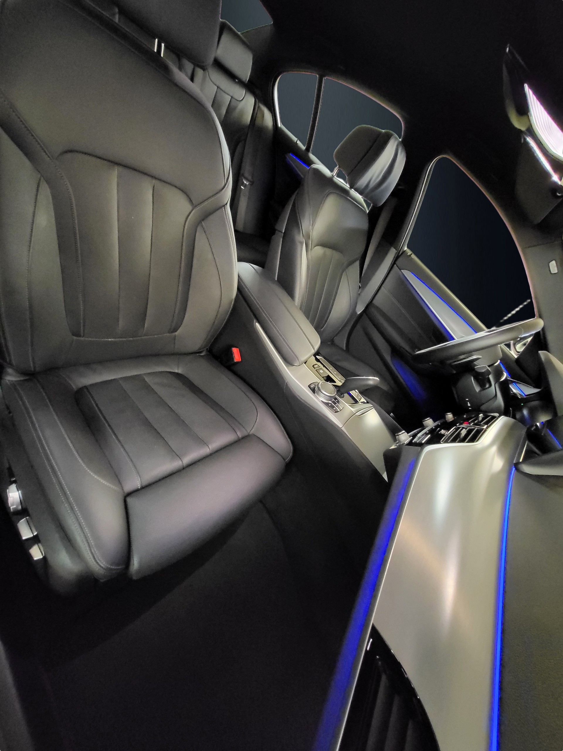 BMW 530e xDrive Pure M Sport Edition Steptronic-image-12