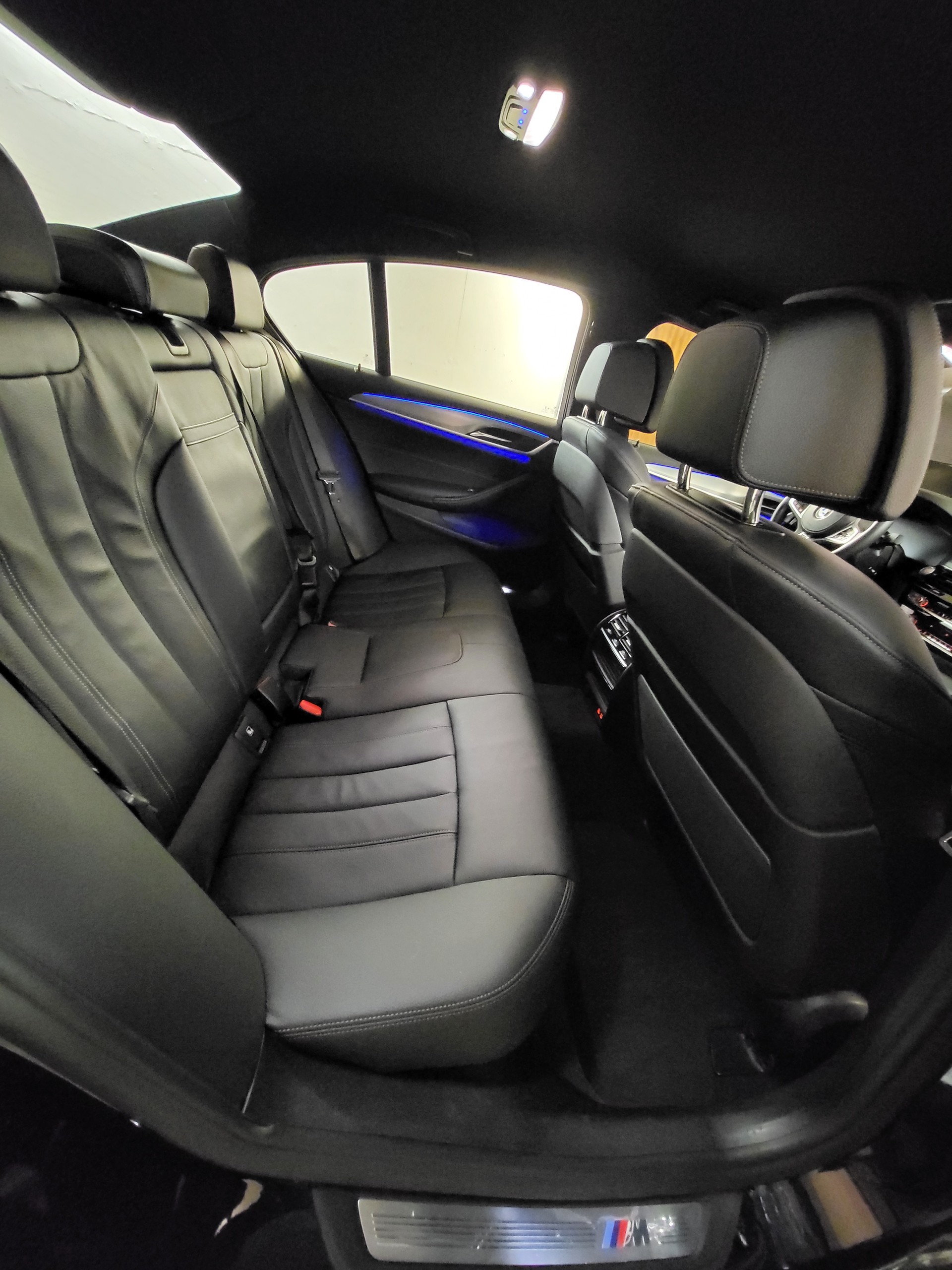 BMW 530e xDrive Pure M Sport Edition Steptronic-image-14