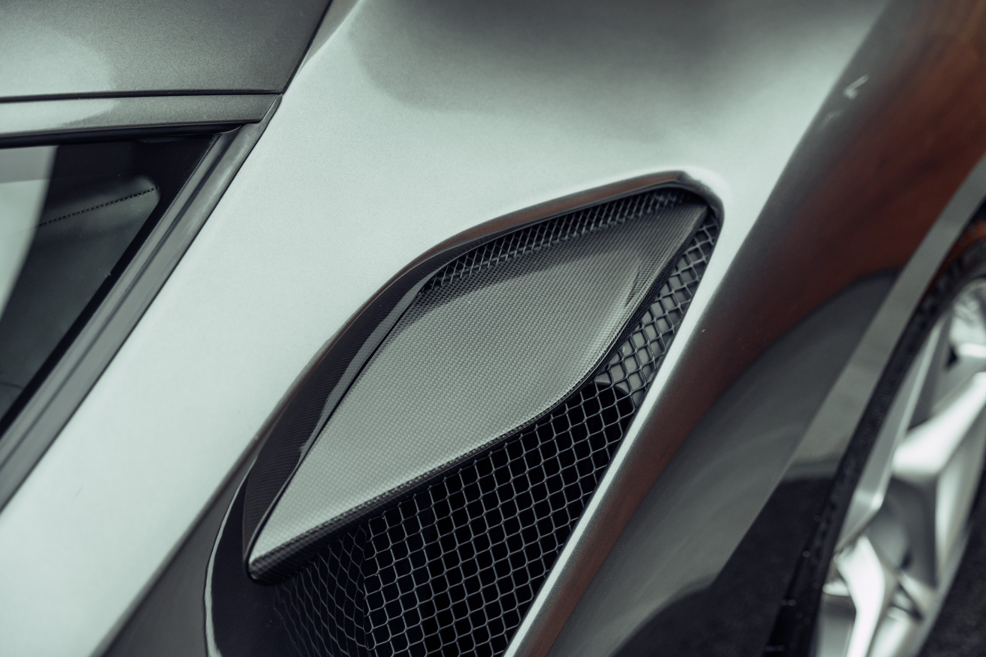FERRARI F8 Tributo-image-16