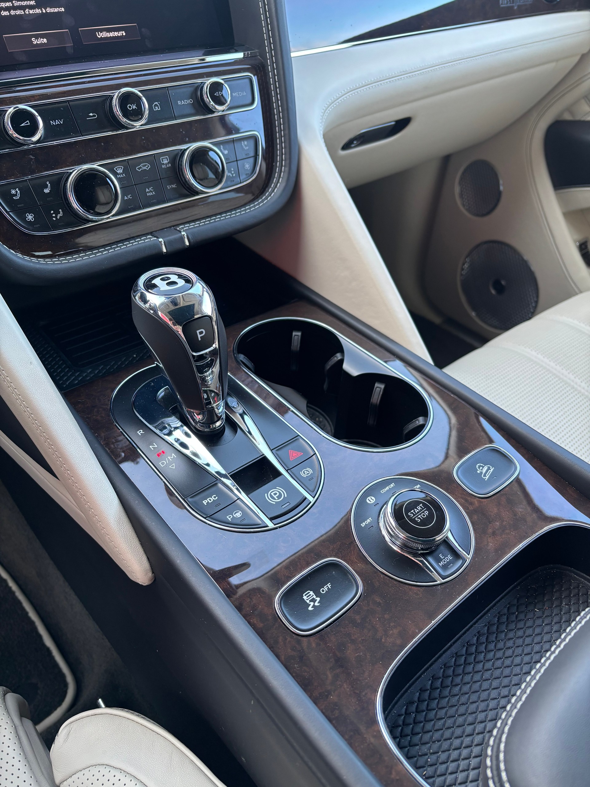 BENTLEY Bentayga V6 Hybrid First Edition-image-12
