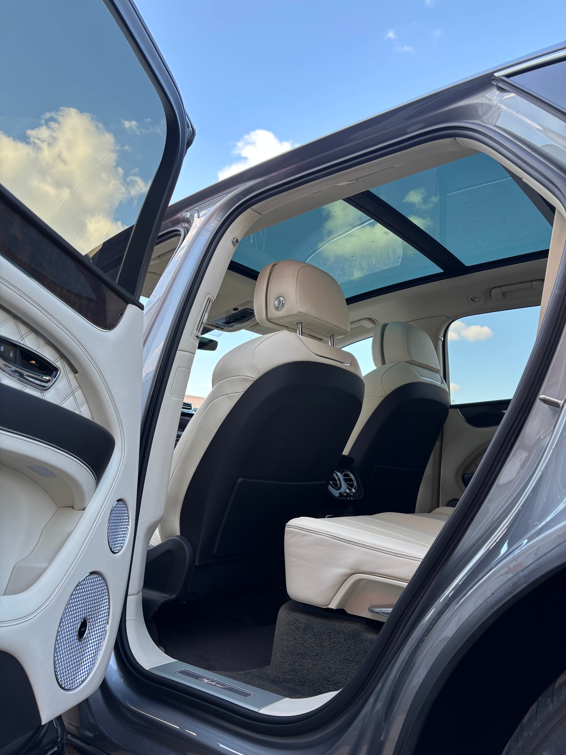 BENTLEY Bentayga V6 Hybrid First Edition-image-9