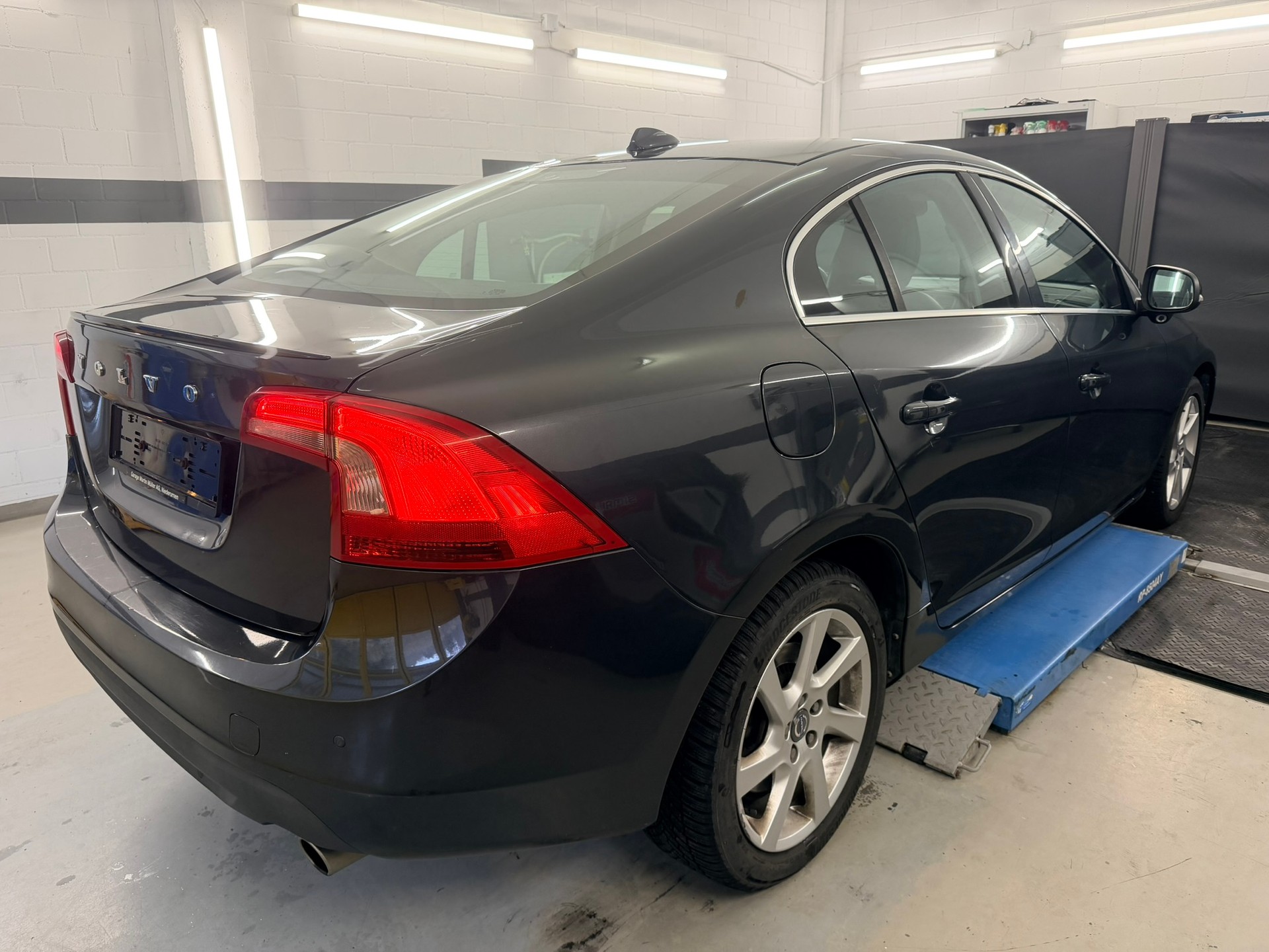 VOLVO S60 T6 AWD Summum Geartronic-showroom-element-3