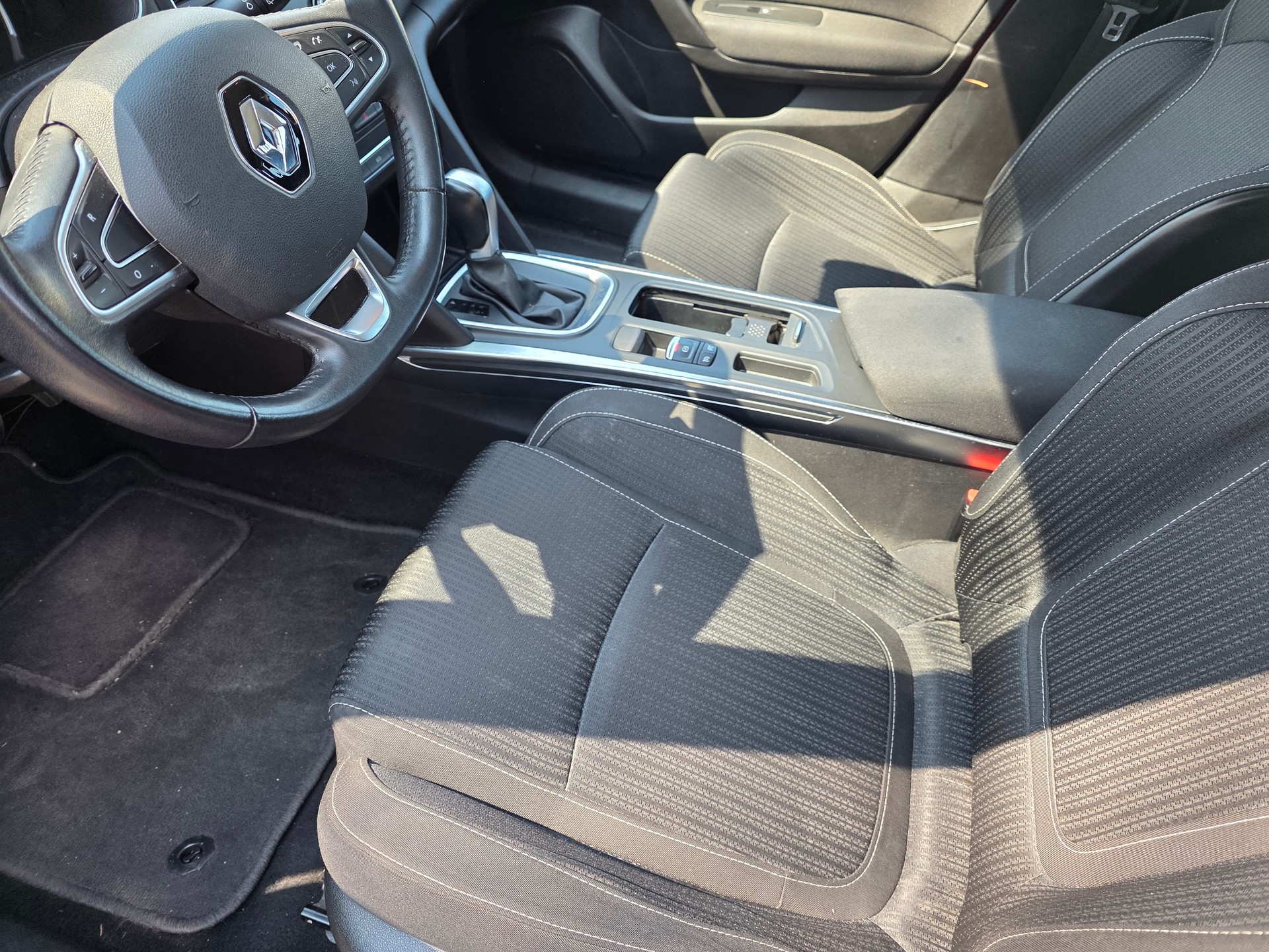 RENAULT Mégane Grandtour 1.5 dCi Business EDC-image-10